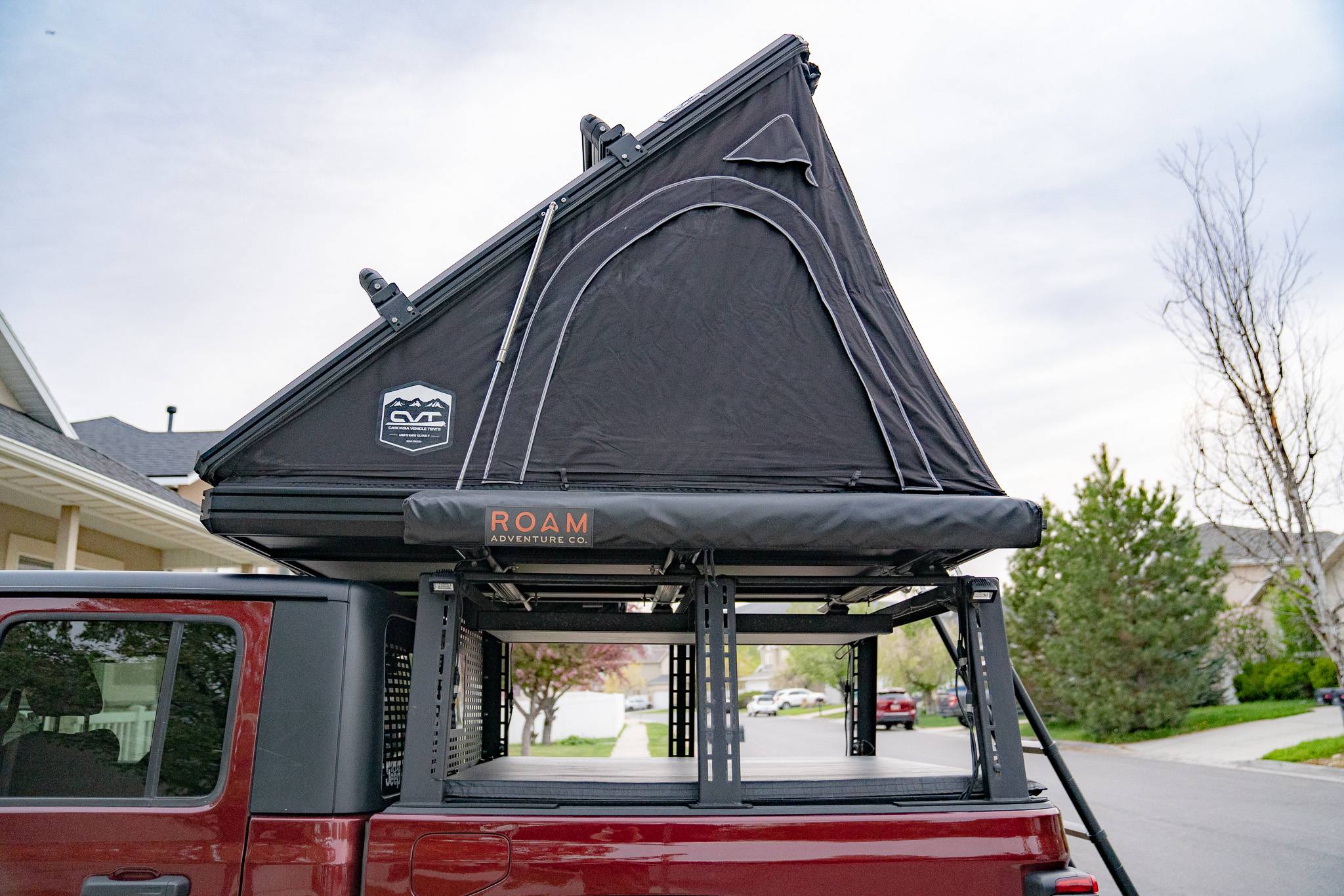 Jeep Gladiator Bed Rack, Tonneau, & Lights Camper Setup DSC08880