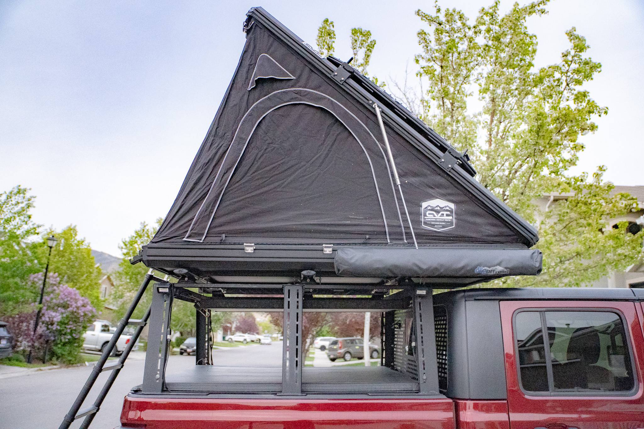 Jeep Gladiator Bed Rack, Tonneau, & Lights Camper Setup DSC08893