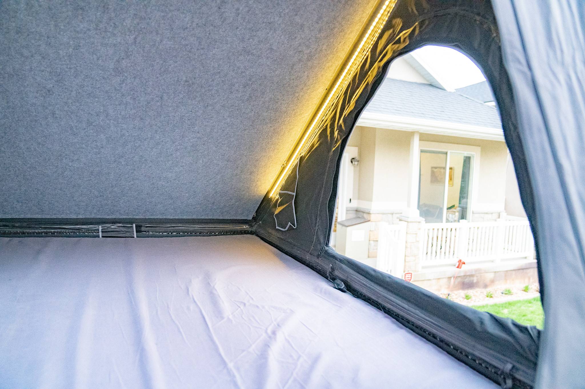 Jeep Gladiator Bed Rack, Tonneau, & Lights Camper Setup DSC08901