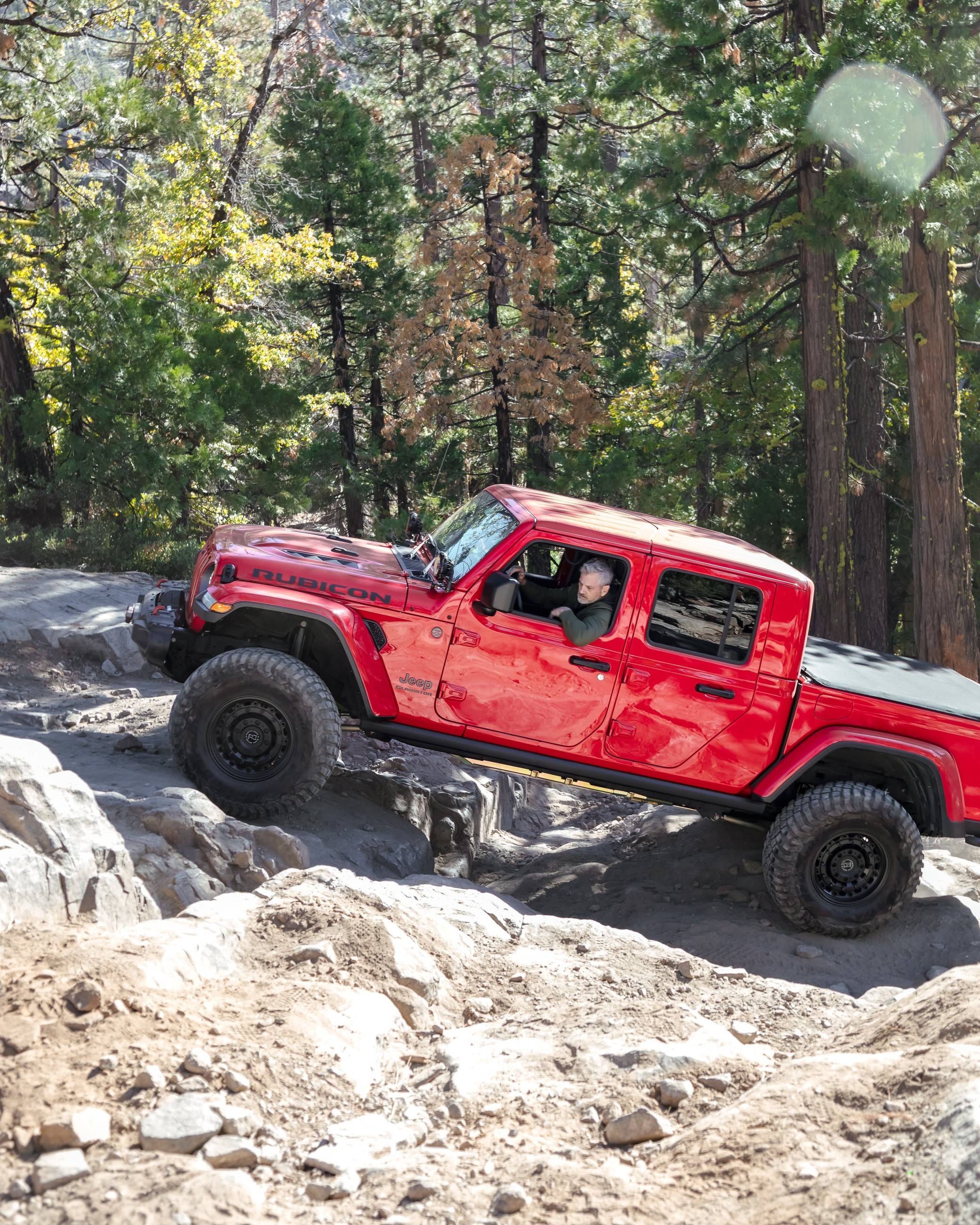 Jeep Gladiator TJ owner thinking about moving on to a JT - input wanted. Gatekeeper4 10.29.2022