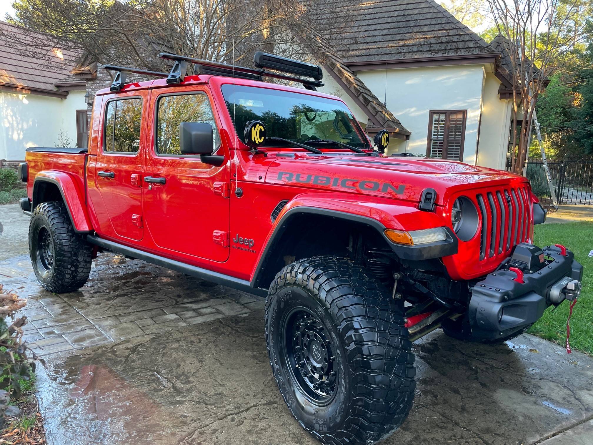 Jeep Gladiator TJ owner thinking about moving on to a JT - input wanted. Glad 01 04.23