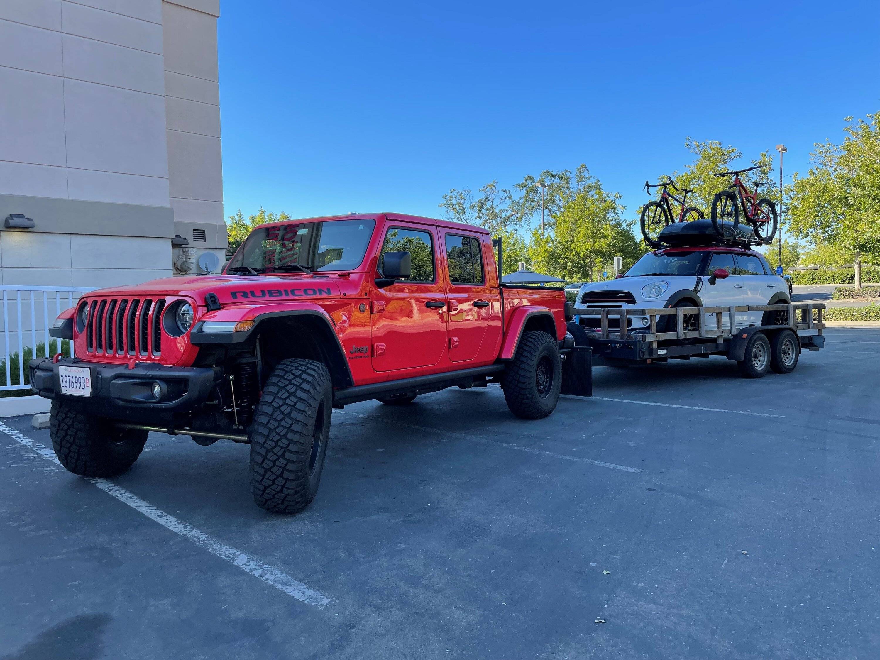 Jeep Gladiator TJ owner thinking about moving on to a JT - input wanted. Gladiator with mini