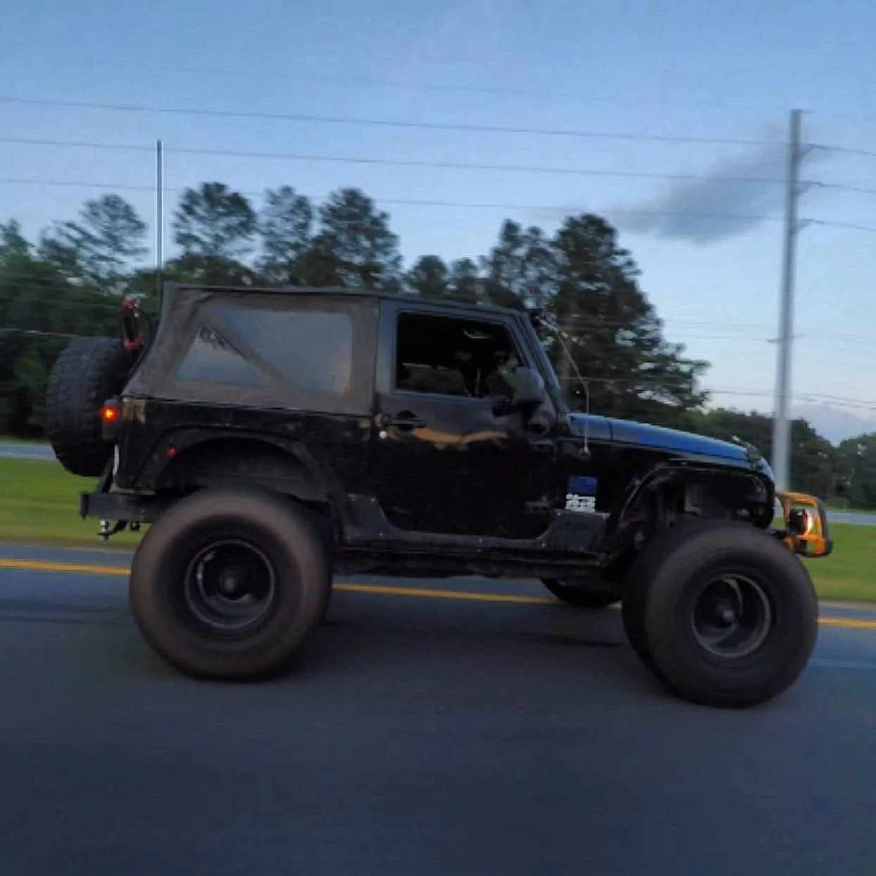 Jeep Gladiator TJ owner thinking about moving on to a JT - input wanted. IMG_2453_Original