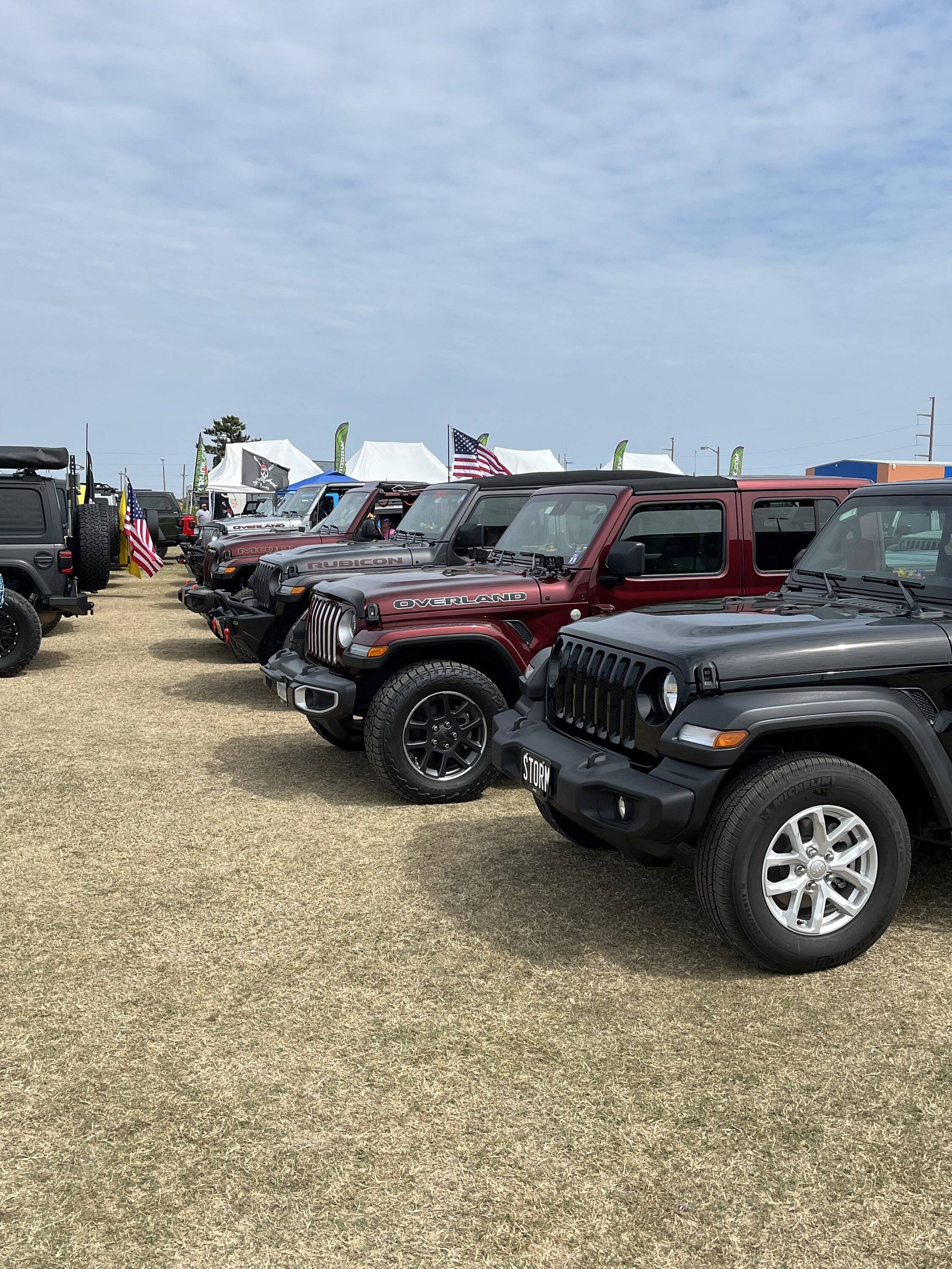 Jeep Gladiator Jeeps Parking Next To Jeeps IMG_0211