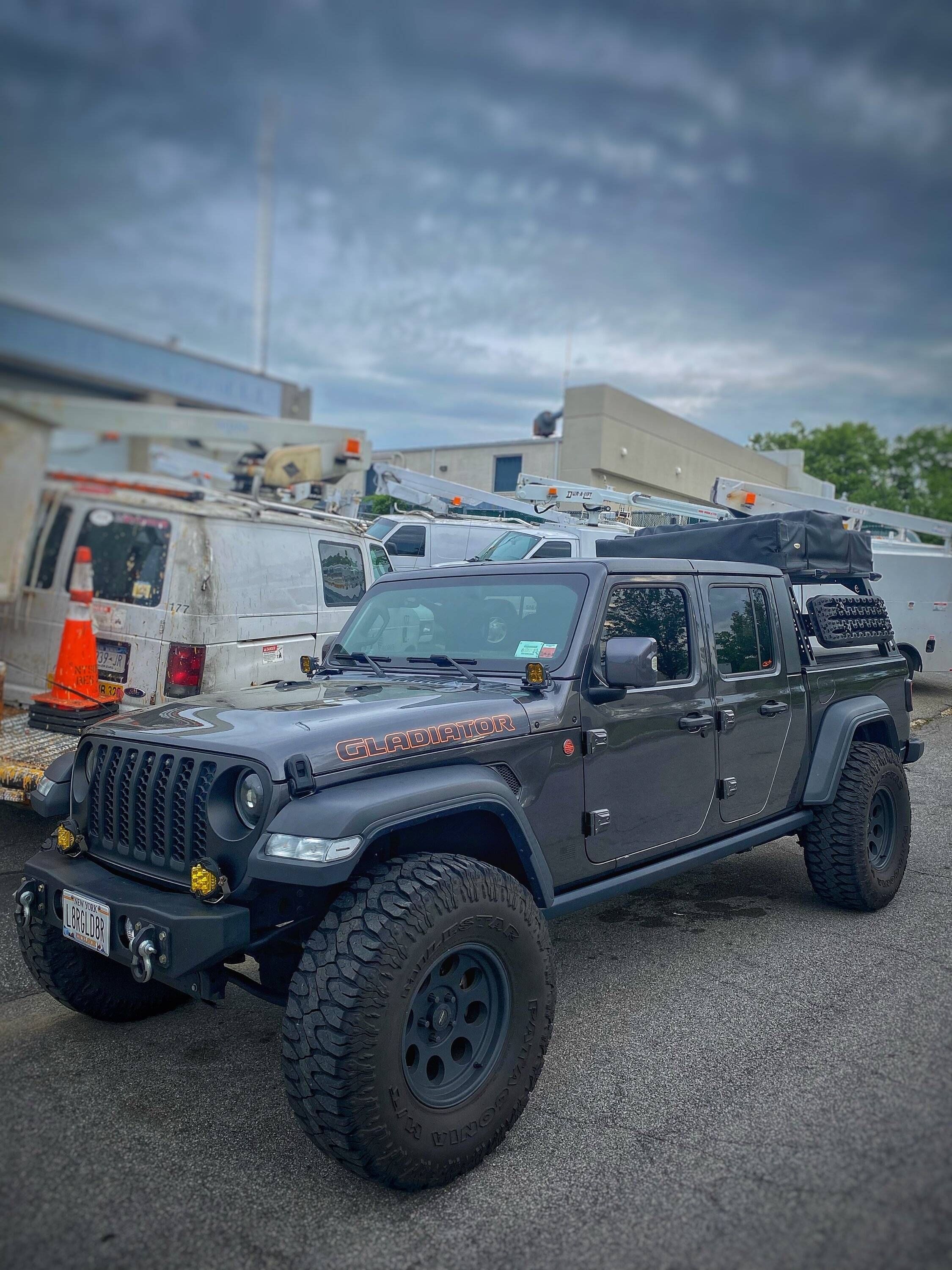 Jeep Gladiator GRANITE CRYSTAL JT Gladiator Club ACC4351F-096D-47D7-ACE8-54263A223A25