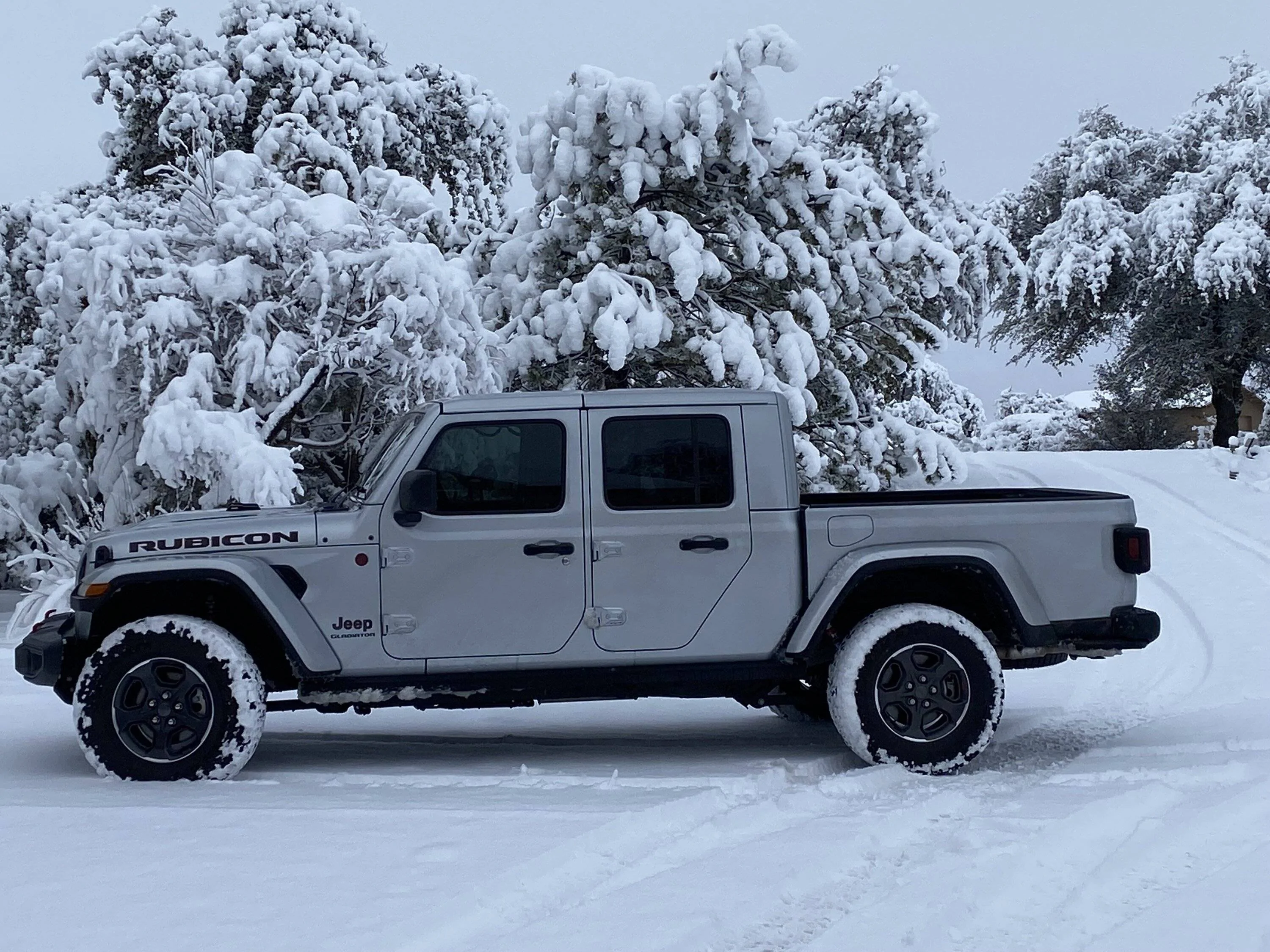 Jeep Gladiator New Majove owner, Zenith silver? Gladiator Snow1