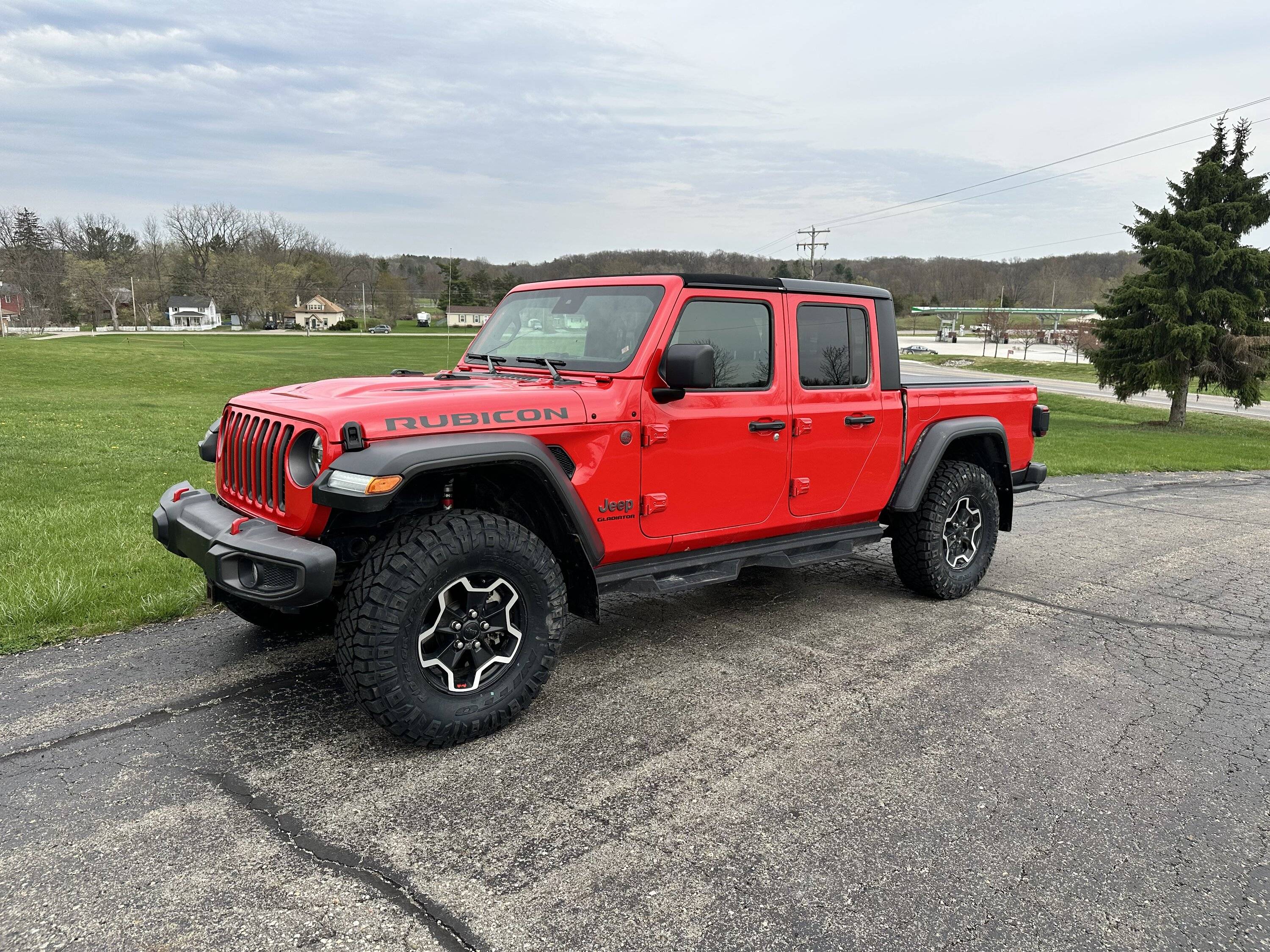 Jeep Gladiator TJ owner thinking about moving on to a JT - input wanted. IMG_4322