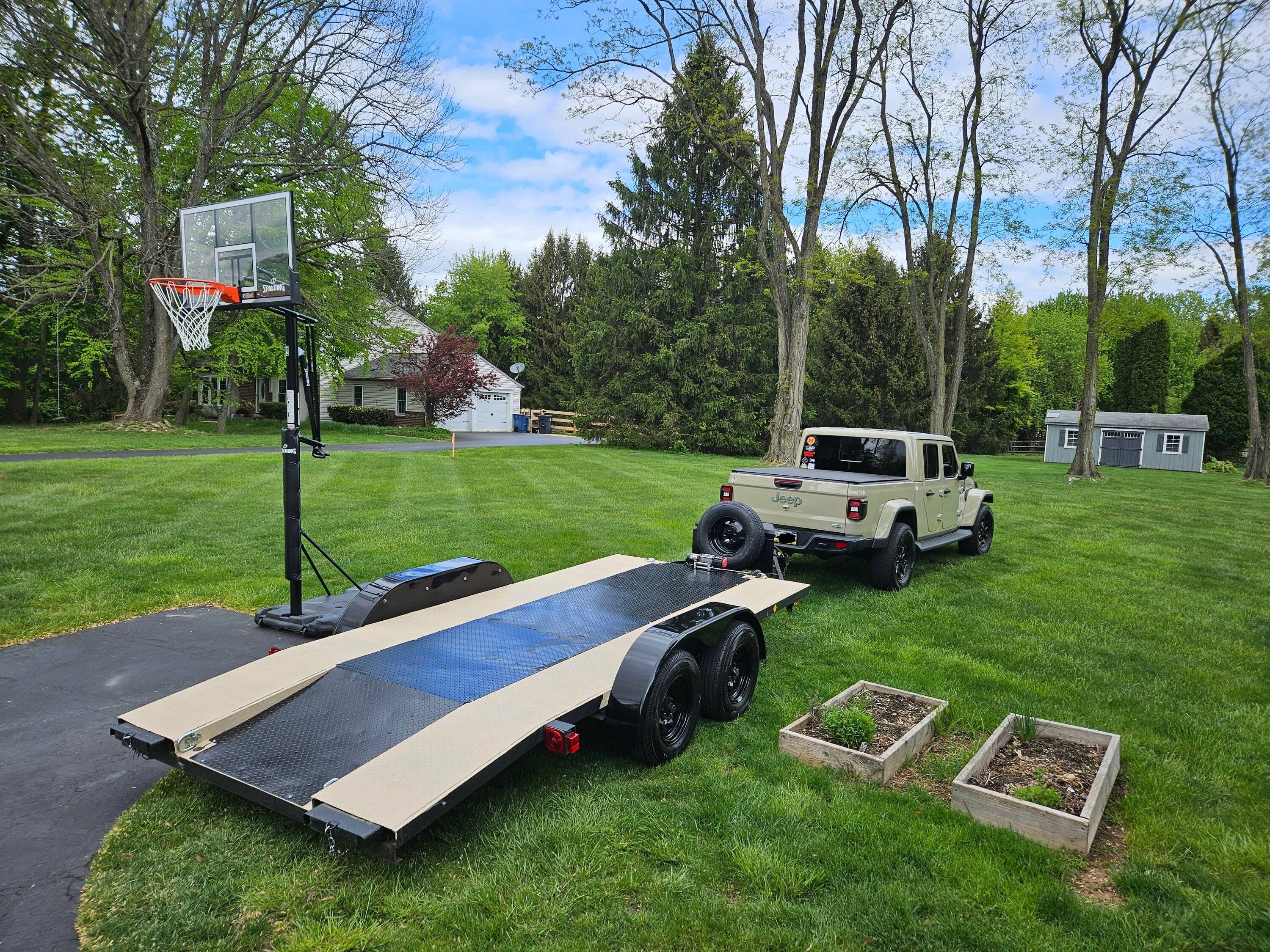 Jeep Gladiator Found a great trailer for Jeep hauling with JT 20230504_135937~2