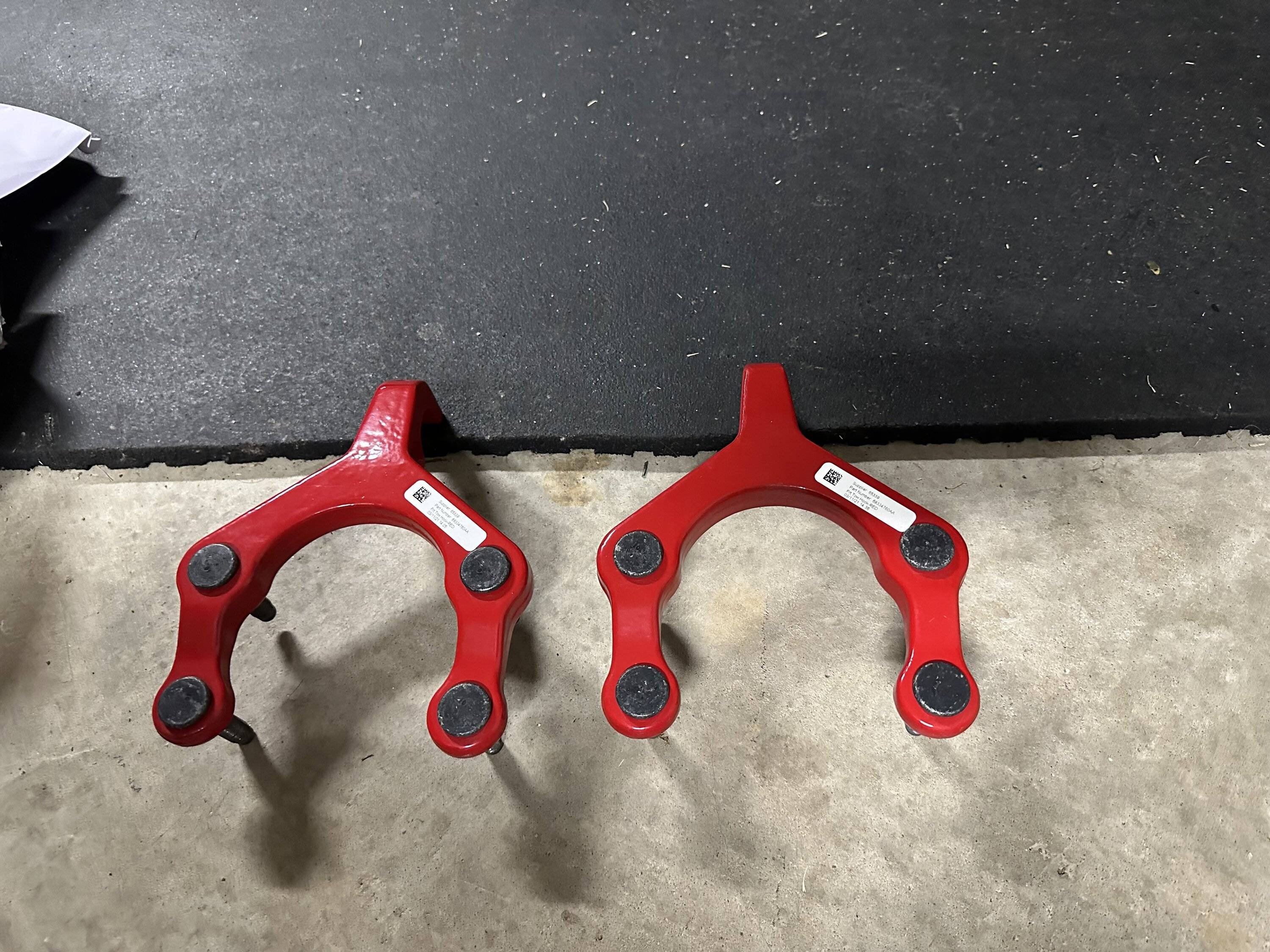 Jeep Gladiator FS: Rubicon red front tow hooks, $40 IMG_1536