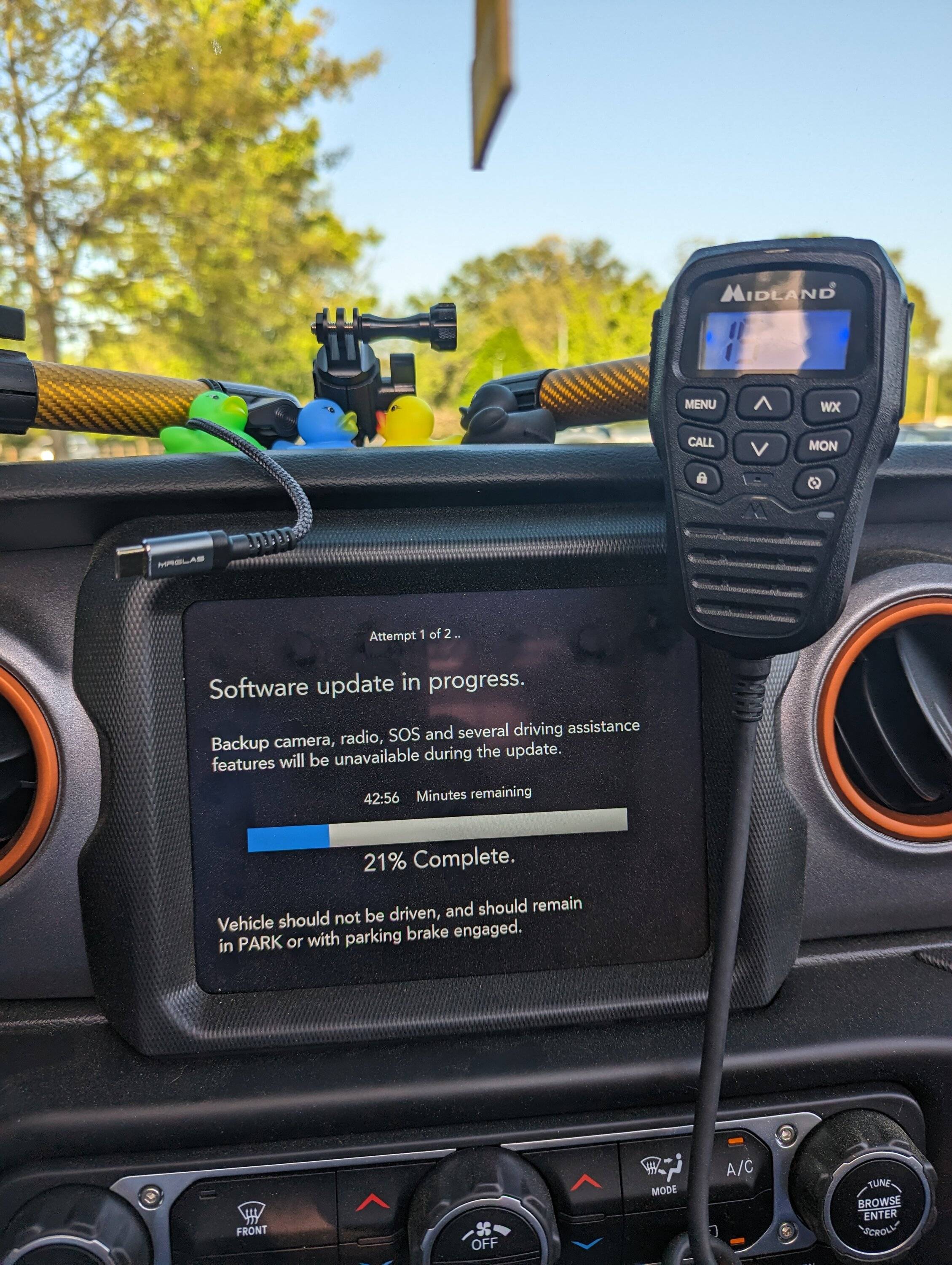 Jeep Gladiator New Gladiator Software Update Prompt PXL_20230420_221951393