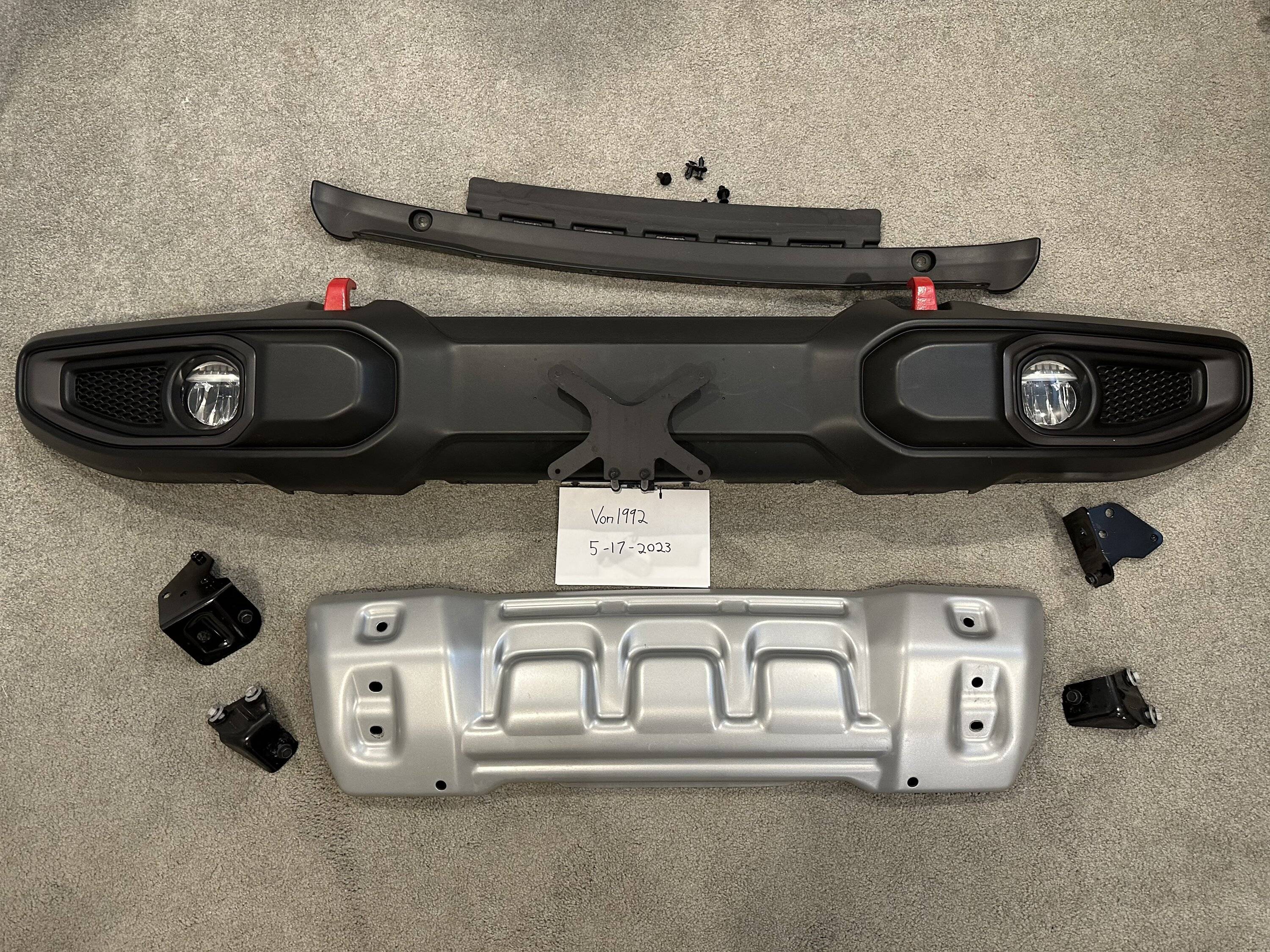 Jeep Gladiator 2021 Mojave Front Bumper w/ Red Hooks & Skid Plate (Take-Offs) IMG_2008