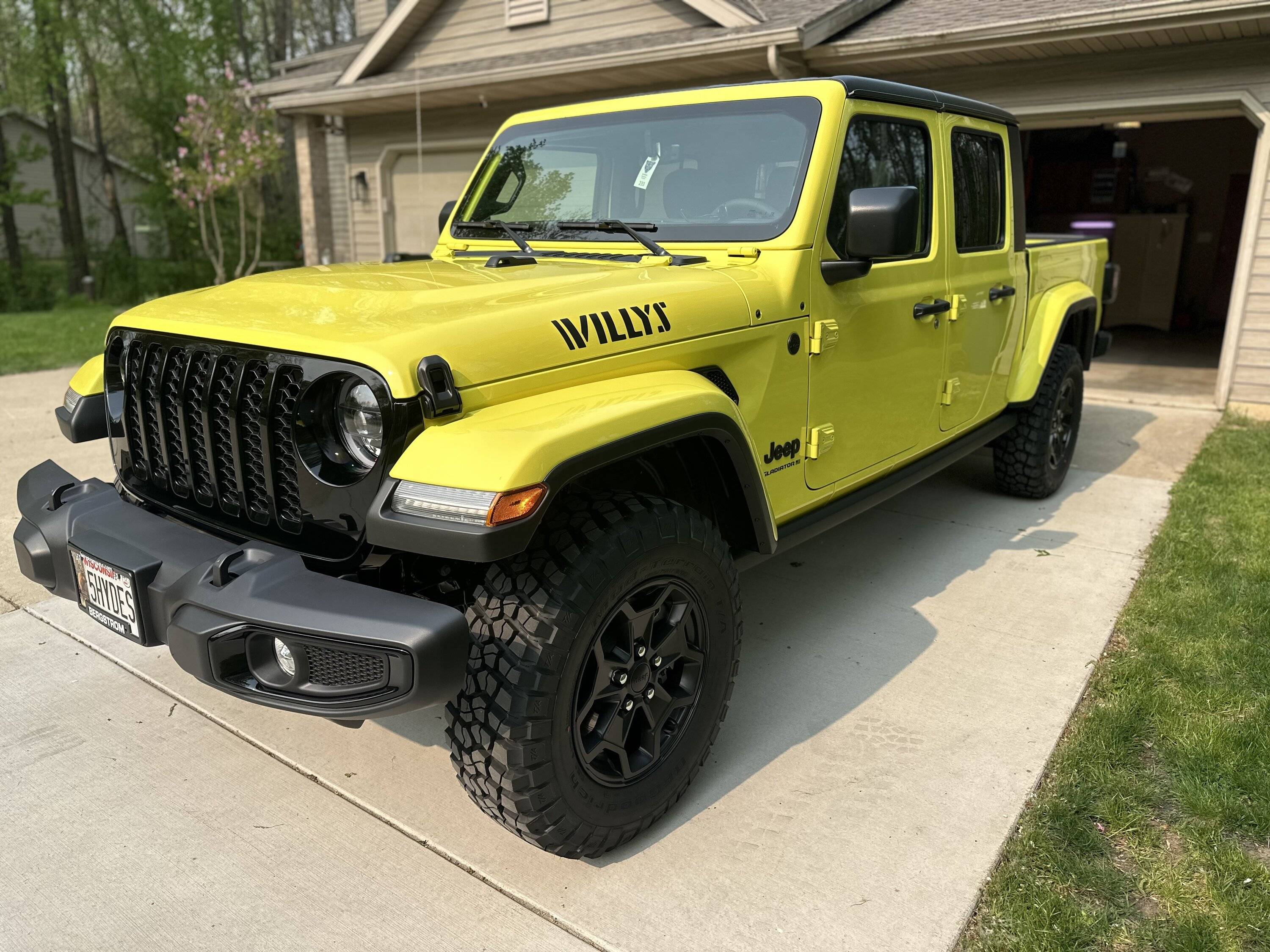 Jeep Gladiator HIGH VELOCITY YELLOW Gladiator JT Club IMG_0759