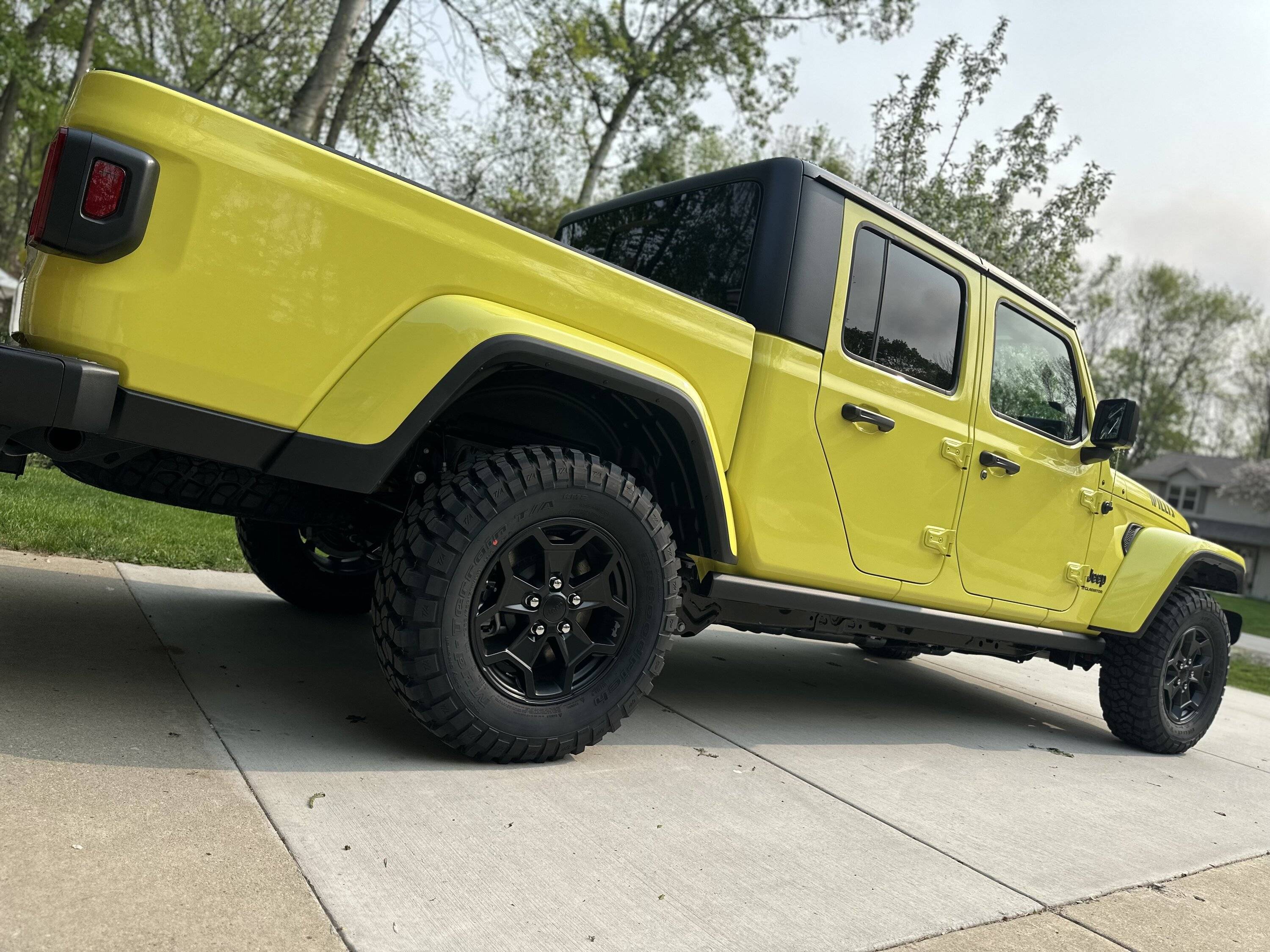 Jeep Gladiator HIGH VELOCITY YELLOW Gladiator JT Club IMG_0757