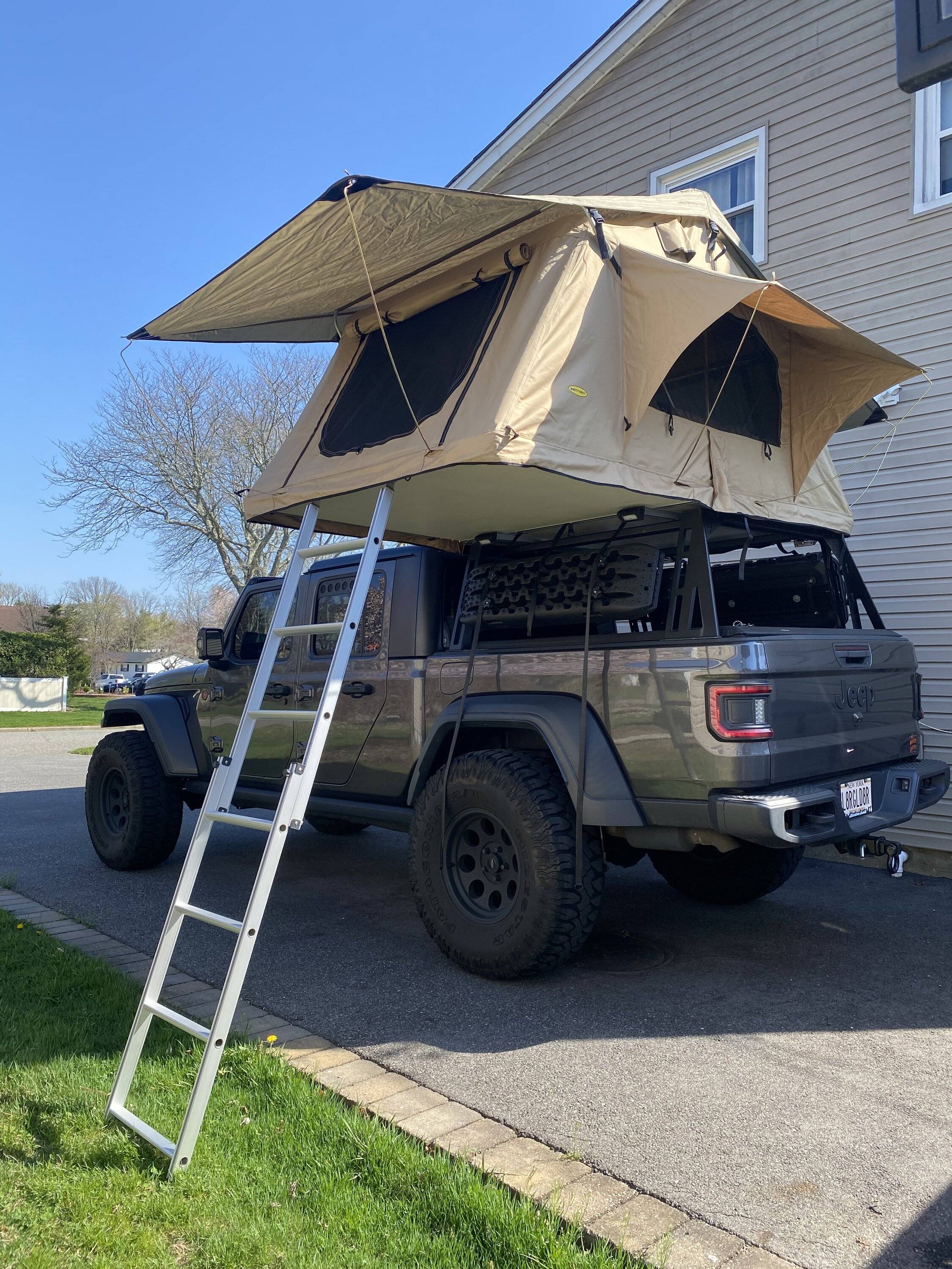 Jeep Gladiator BED RACK AND ROOF RACK OPTIONS 6CFDB85B-1C63-42CA-9426-C9DB12193D6A