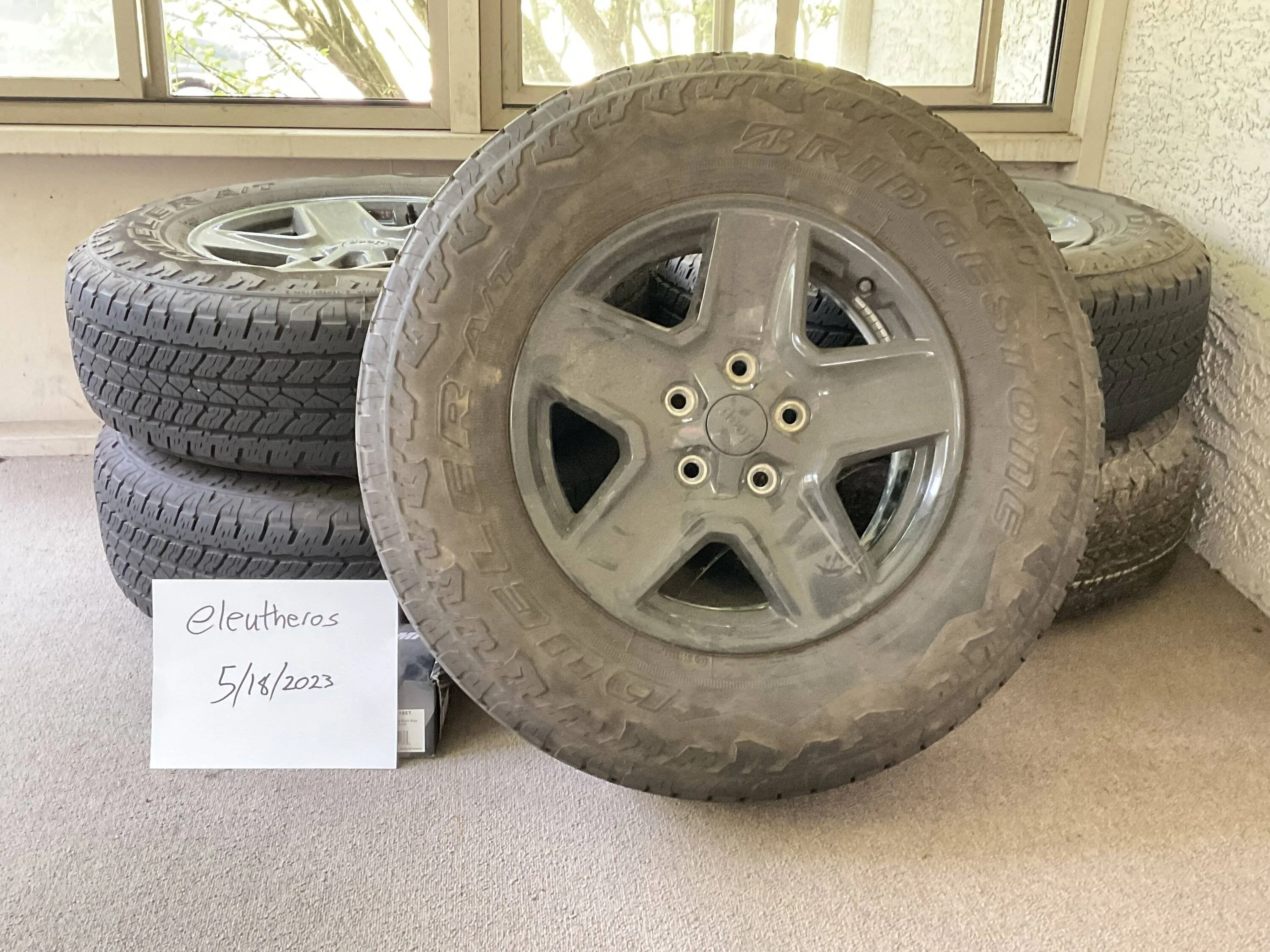 Jeep Gladiator Bridgestone Dueler A/T 245/75R17 w/ Stock Jeep Gladiator Wheels IMG_0600