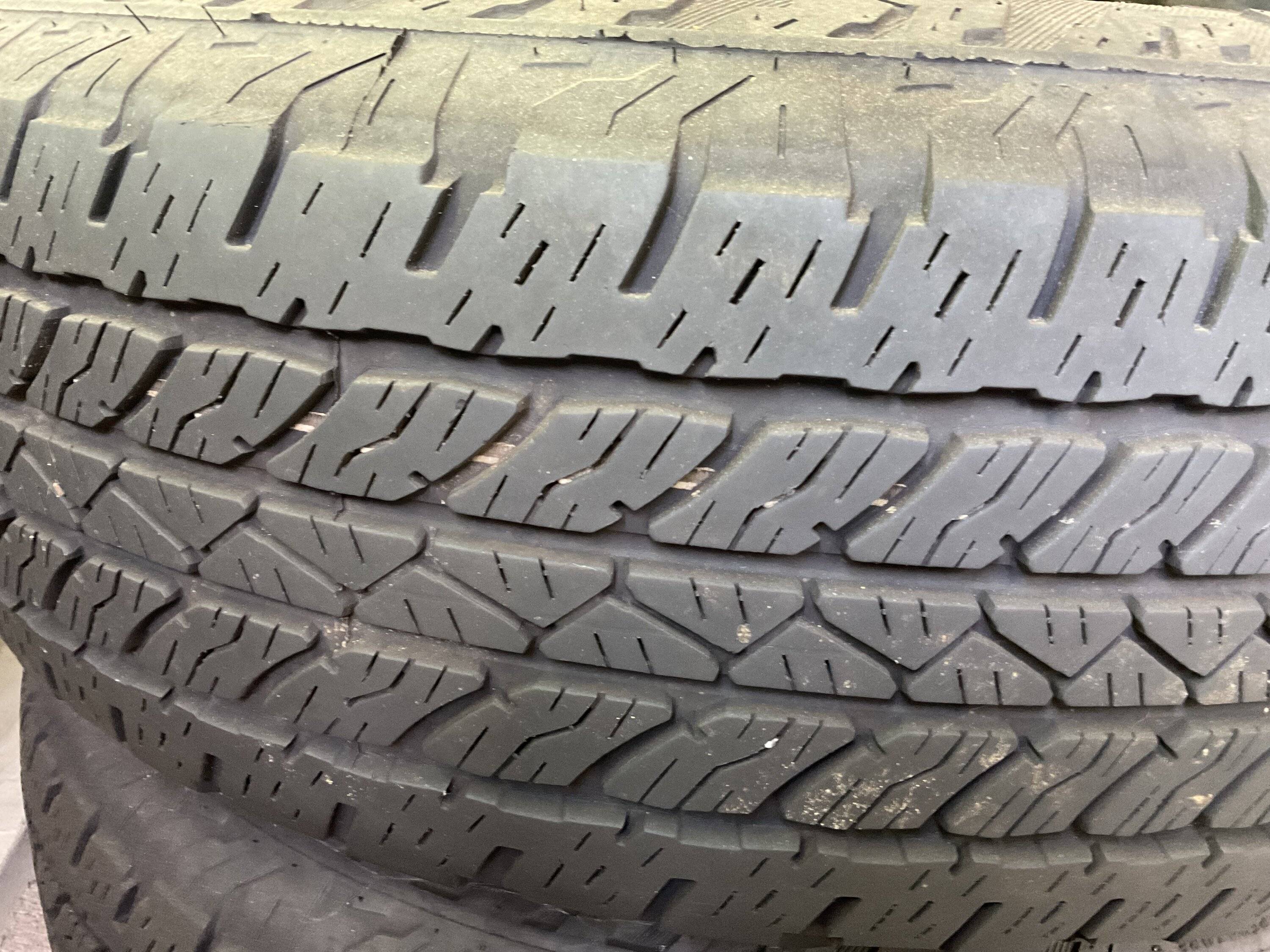 Jeep Gladiator Bridgestone Dueler A/T 245/75R17 w/ Stock Jeep Gladiator Wheels IMG_0598