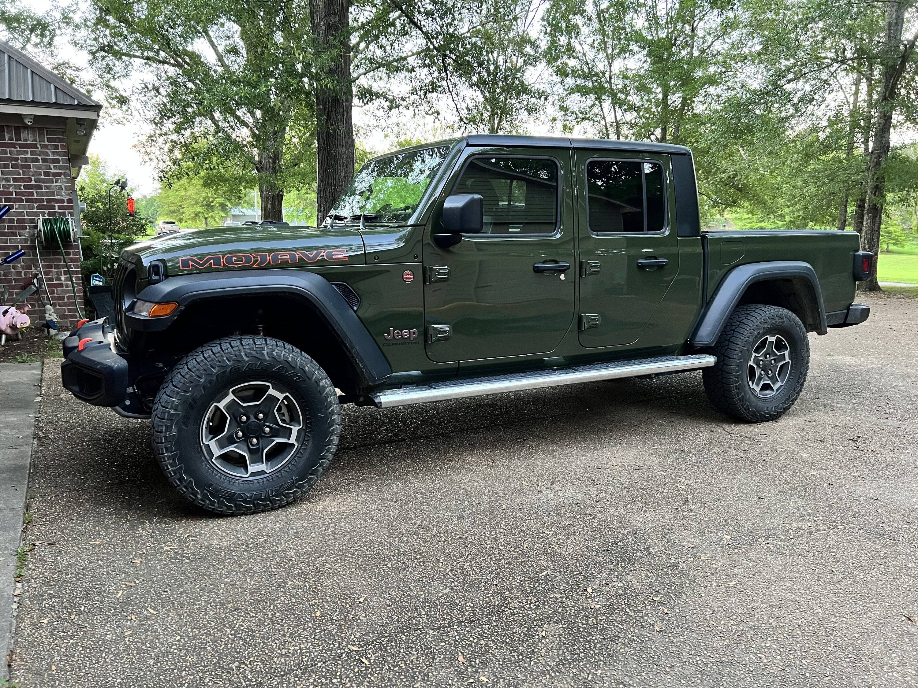 Jeep Gladiator MOJAVE Edition Gladiator JT Club 99A8DD01-A677-47BC-81F2-9F3F320434C7