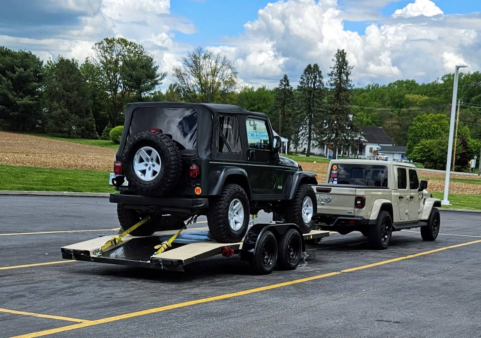 Jeep Gladiator Anyone tow another 2 Door Jeep with Gladiator? 20230505_120702~3