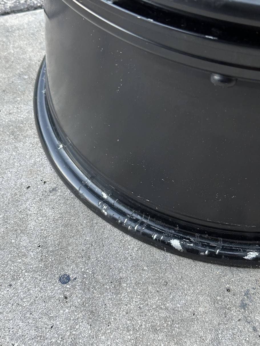 Jeep Gladiator WTS - KMC KM236 Tank Beadlock Wheel 17x9 5x5 -38mm Offset Black. Jeep JL Wrangler JT Gladiator IMG_6157