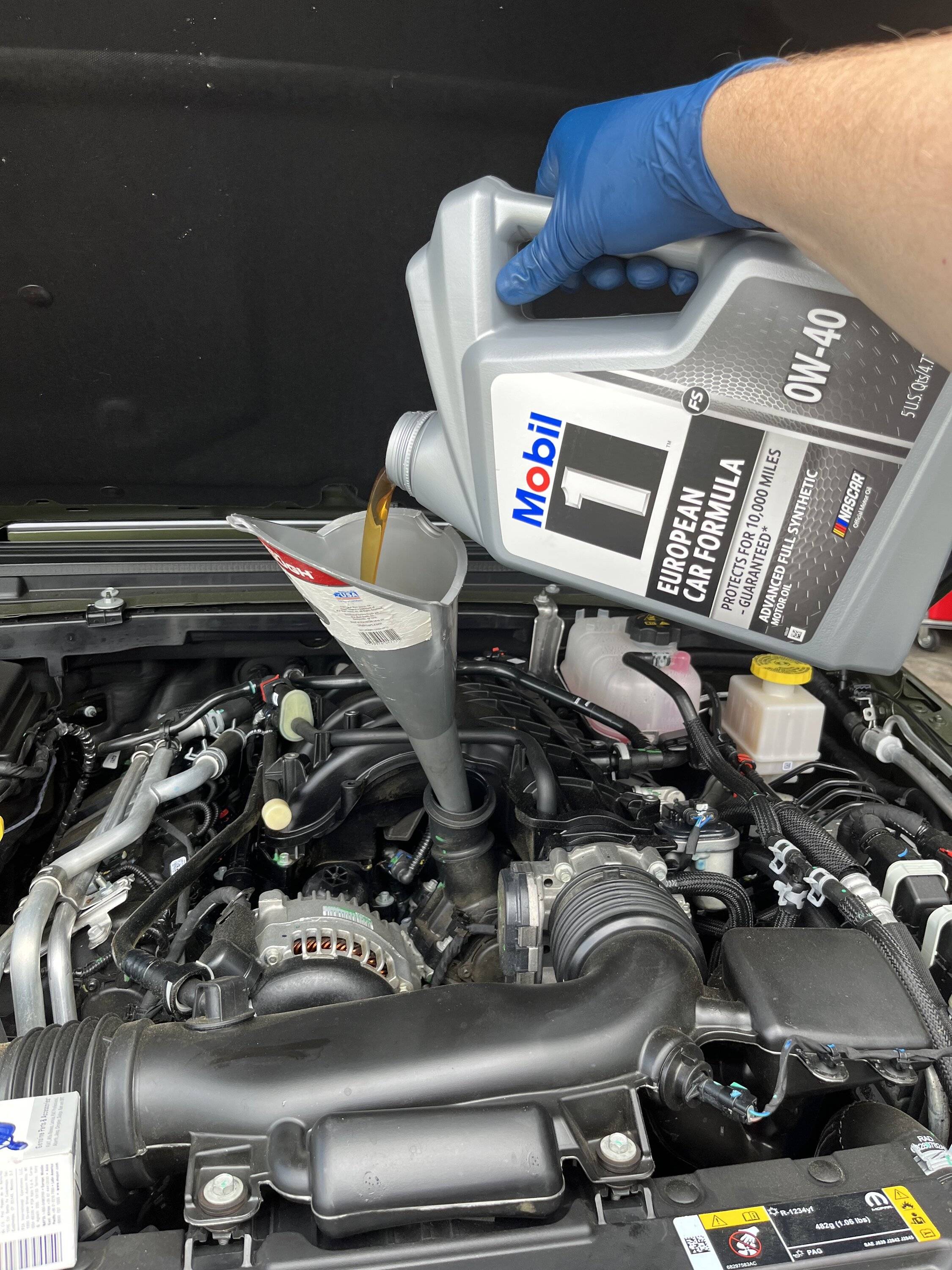 Jeep Gladiator 0w40 Euro spec motor oil in the 3.6 Pentastar PSU Oil fill