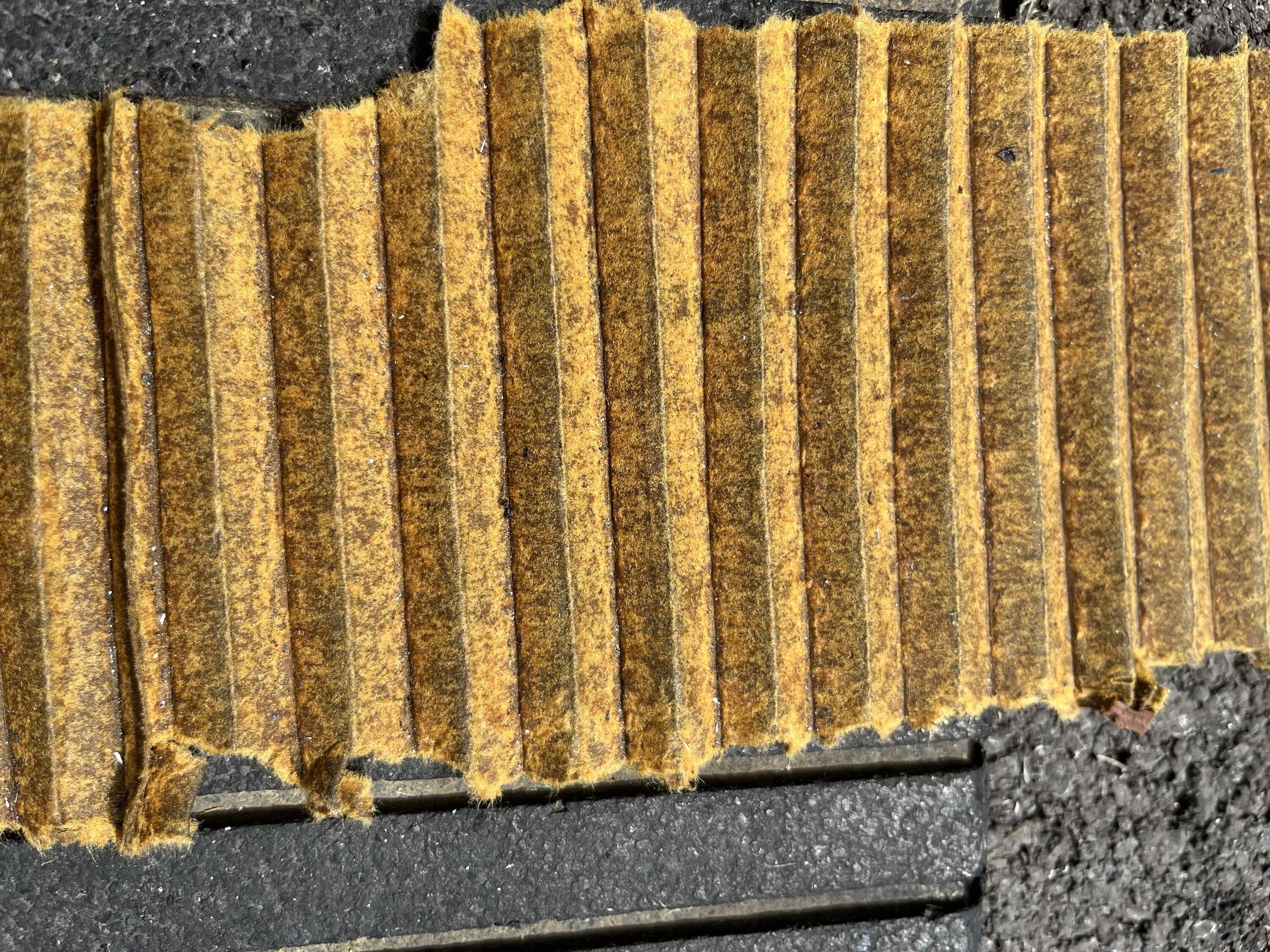 Jeep Gladiator 0w40 Euro spec motor oil in the 3.6 Pentastar PSU Filter media 1