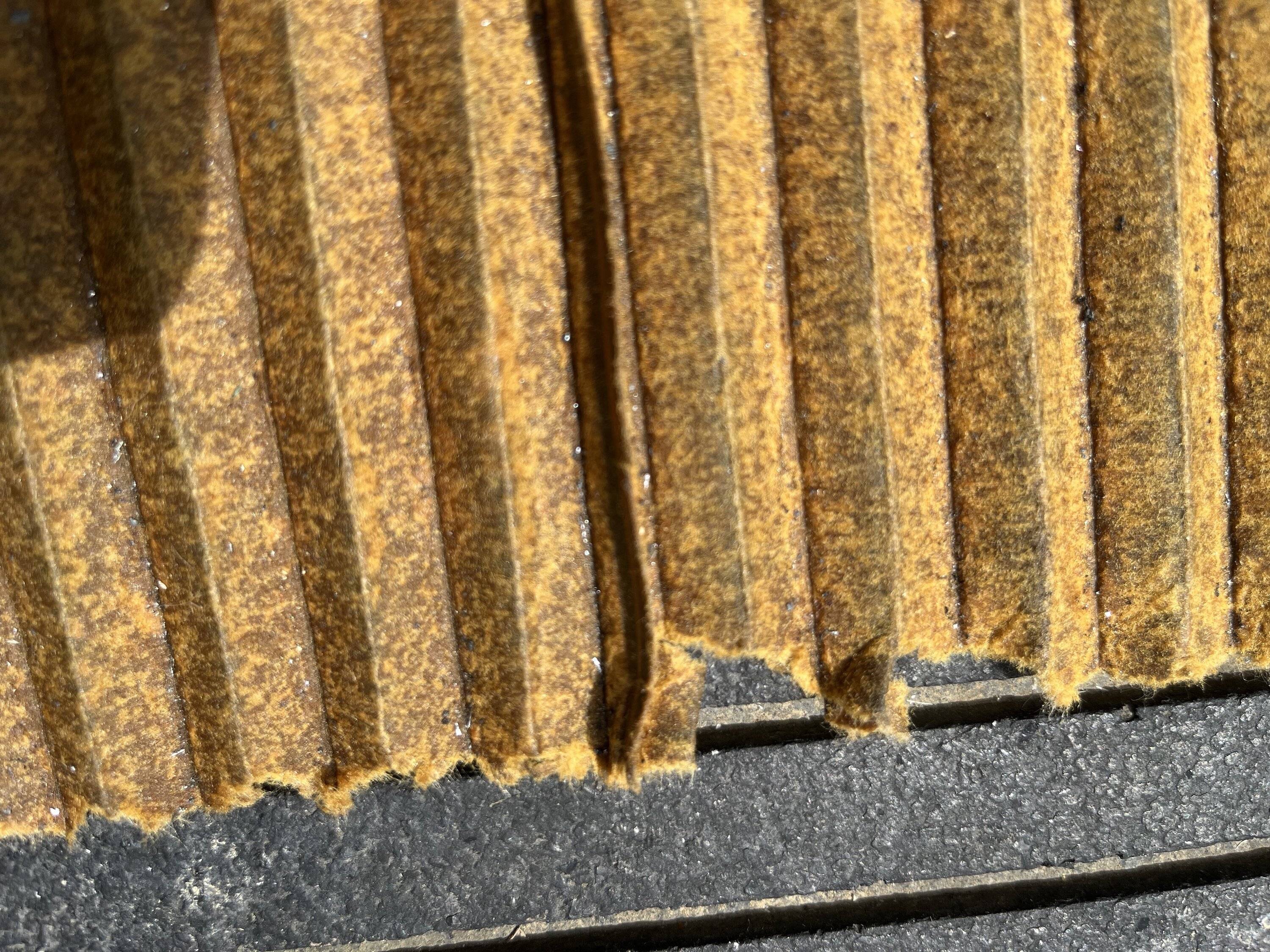 Jeep Gladiator 0w40 Euro spec motor oil in the 3.6 Pentastar PSU Filter media 2