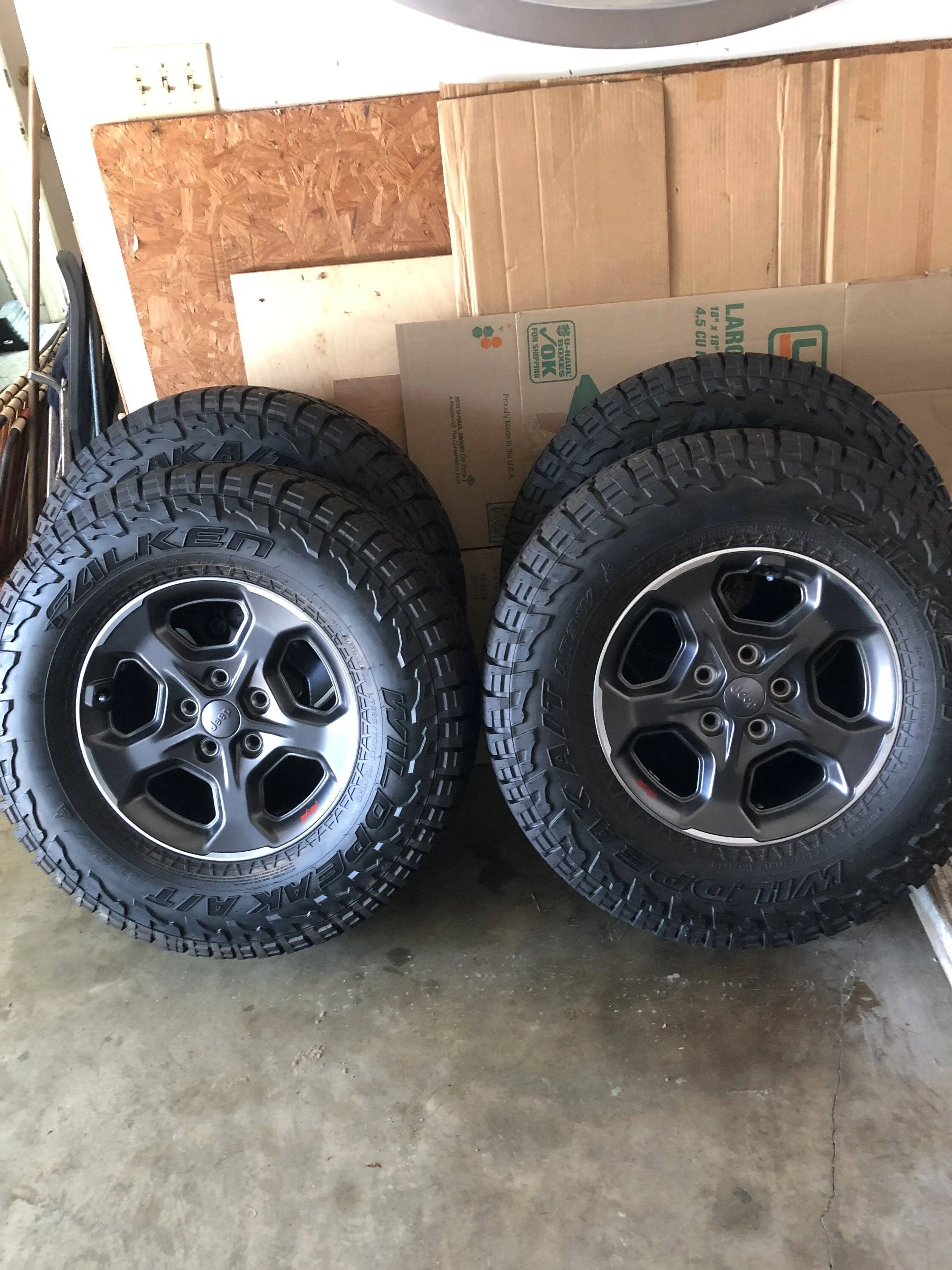 Jeep Gladiator WTB: Rubicon or Mojave take-offs IMG_8127