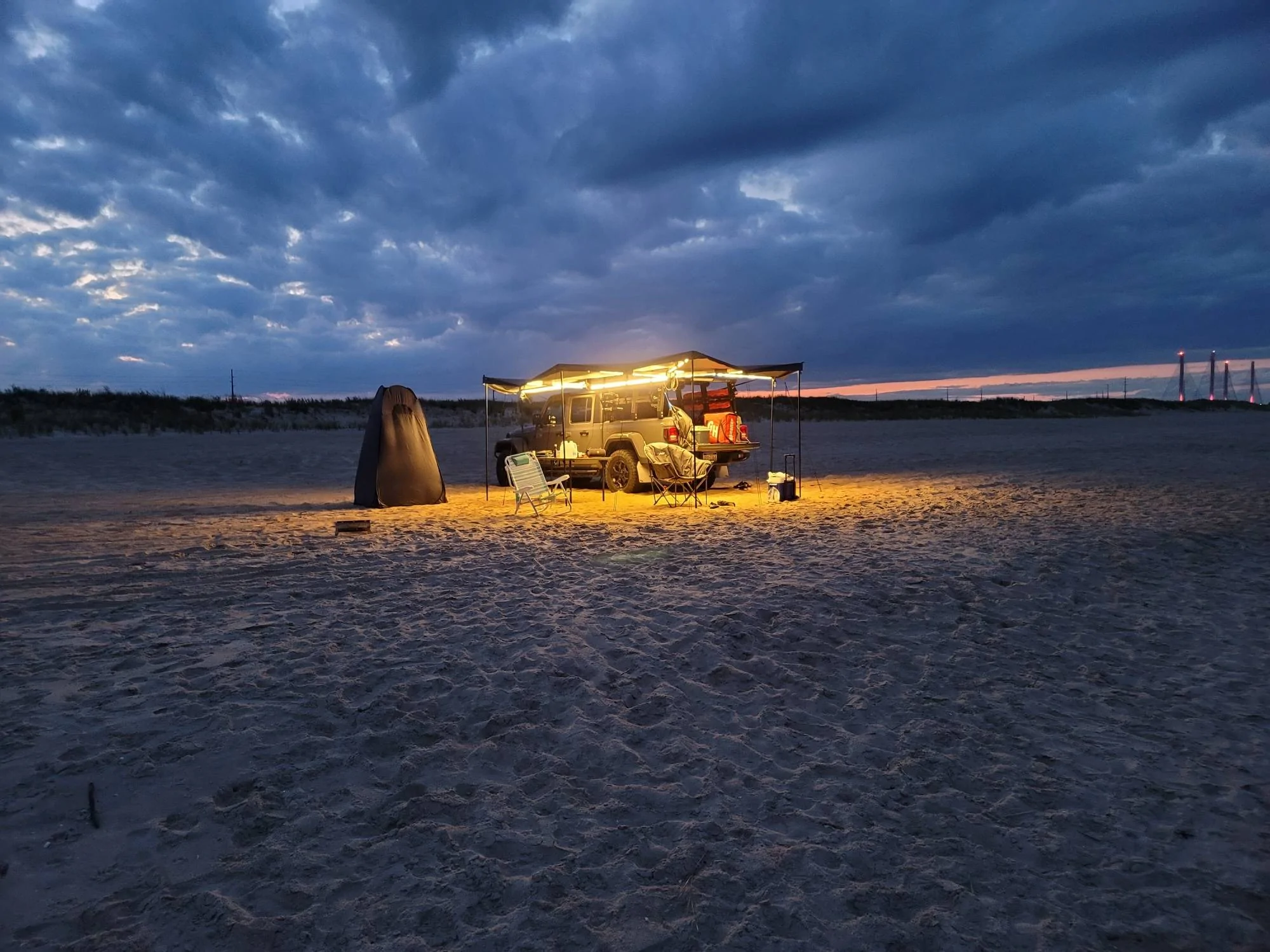 Jeep Gladiator Public drunkenness, disorderly conduct leads to 233 arrests at annual Jeep Weekend in Galveston Texas. 50+ people rushed to hospital Resized_20210930_190633