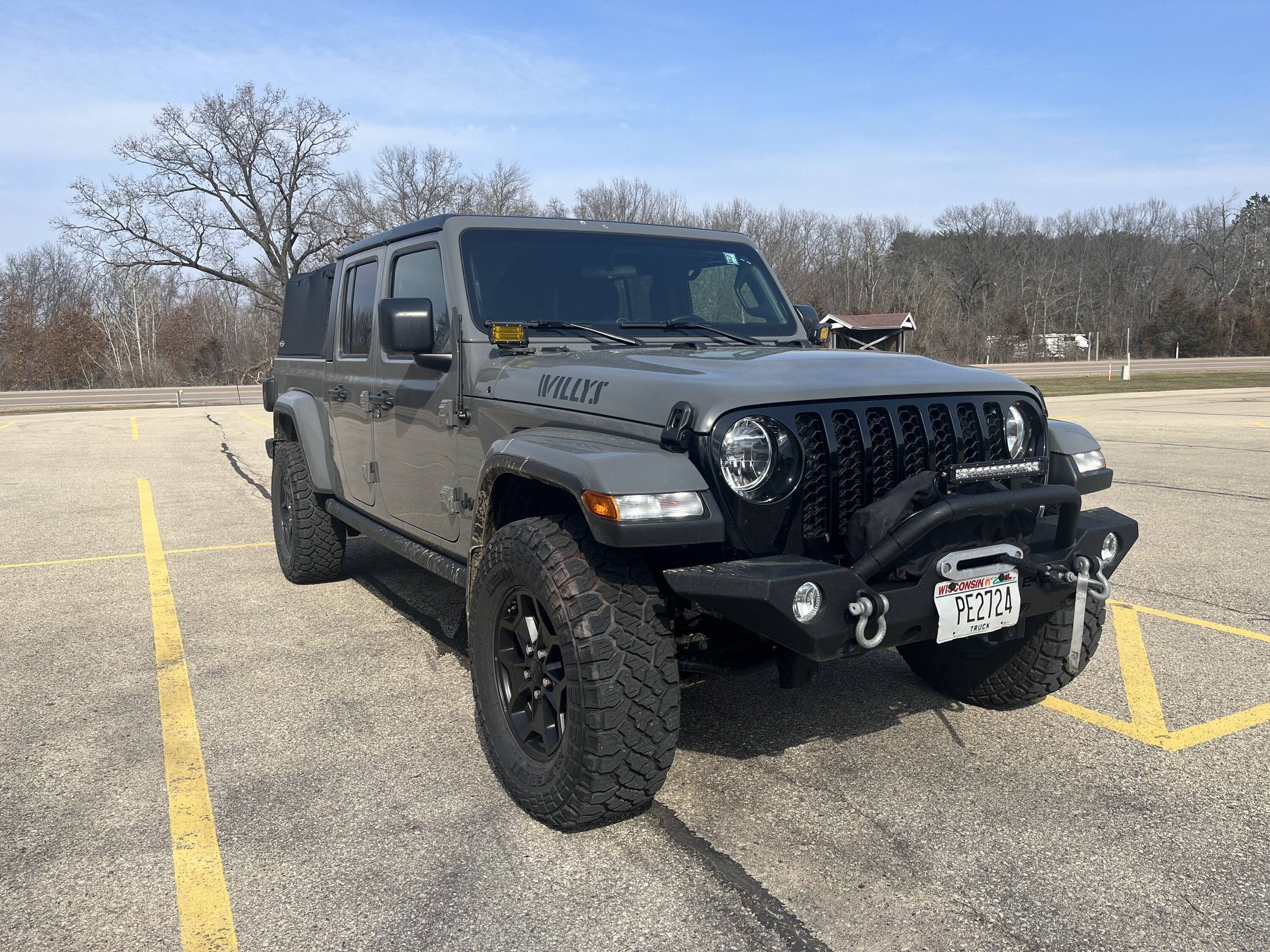 Jeep Gladiator Can anyone post their setup with wheel spacers? IMG_7115