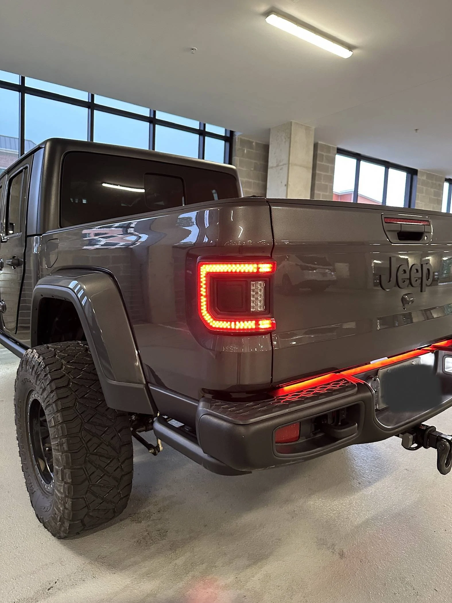 Jeep Gladiator Takeoff Bed with Rubicon Steel Bumper, Oracle Tail Lights, Tri-Fold Hard Tonneau Cover, Rugged Ridge Swing case BB254AF7-DA5A-4D79-9022-BC15C1844D1C