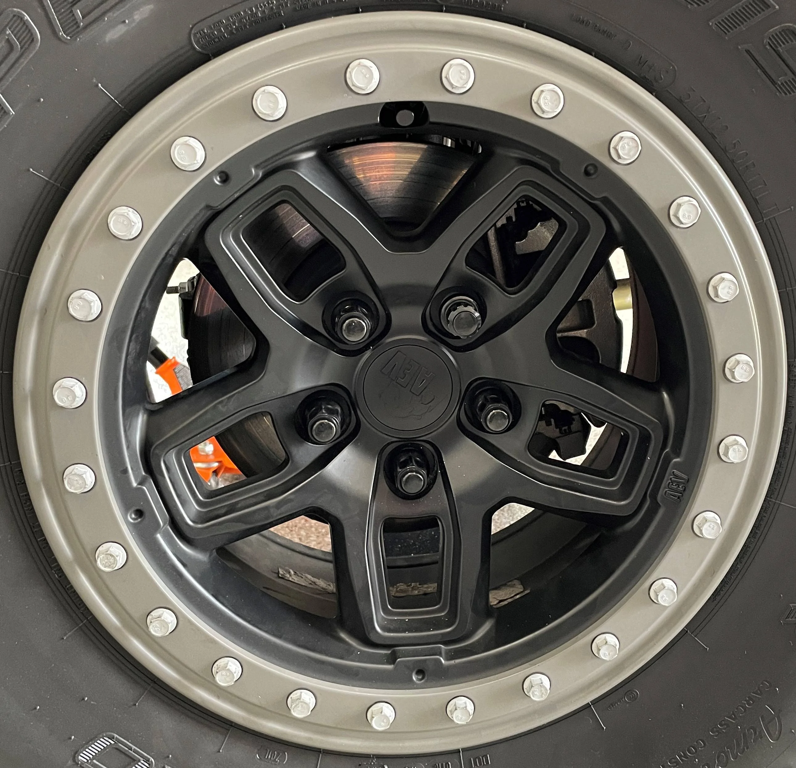 Jeep Gladiator AEV Borah Dualsport Wheels (5) + Rock Rash Rings & Hardware, Black Lug Nuts, TPMS - $1500 for all IMG-1137