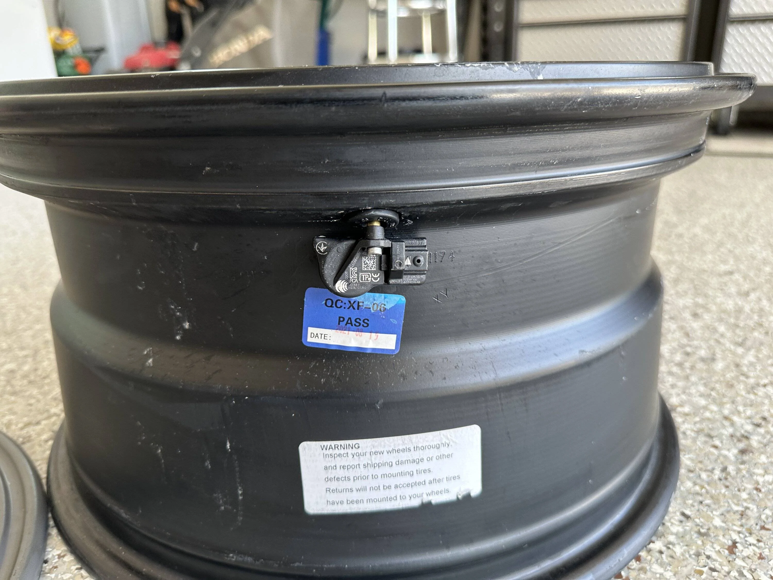 Jeep Gladiator AEV Borah Dualsport Wheels (5) + Rock Rash Rings & Hardware, Black Lug Nuts, TPMS - $1500 for all IMG-1361