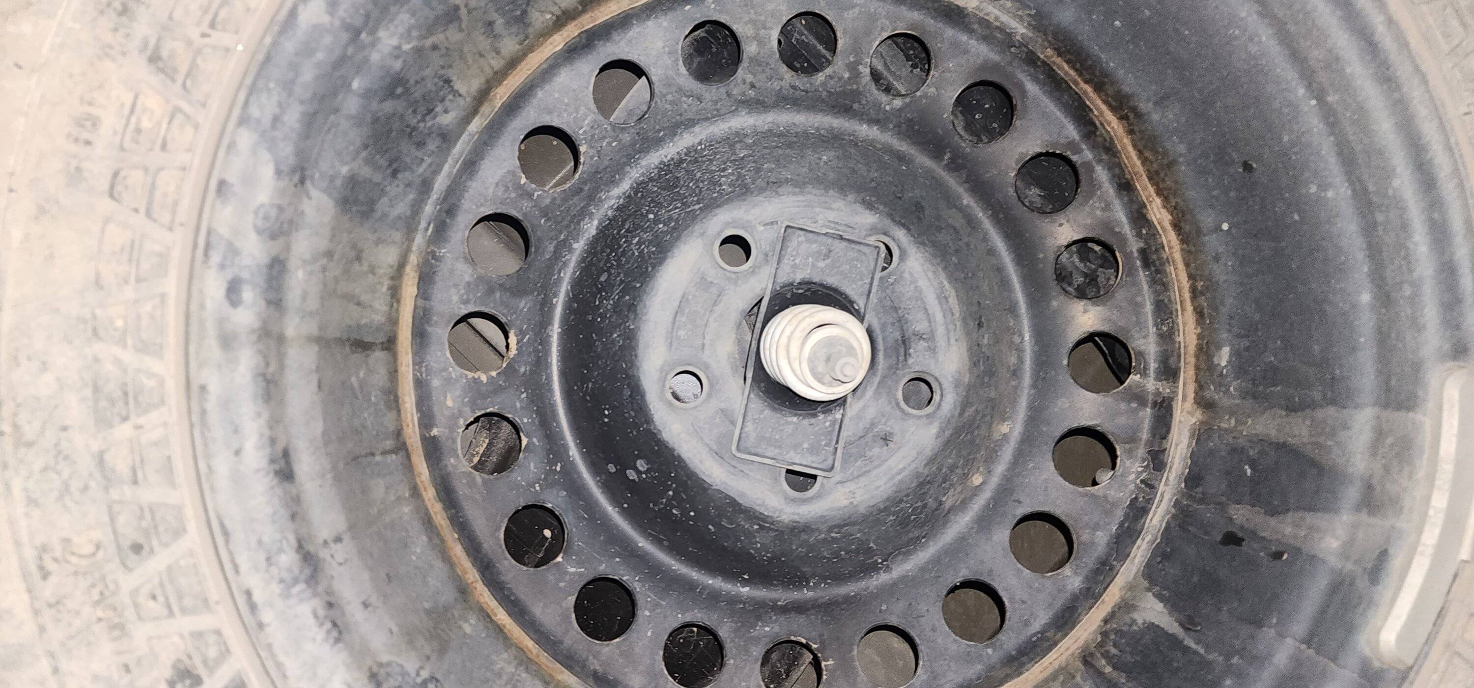 Jeep Gladiator WTT unused 33"Falcon WildPeak MT spare for factoy Gladiator Rubicon Wheel (17" x 7.5" Granite Crystal Alminum wheel) near Tulsa (want last photo) 20230523_205239