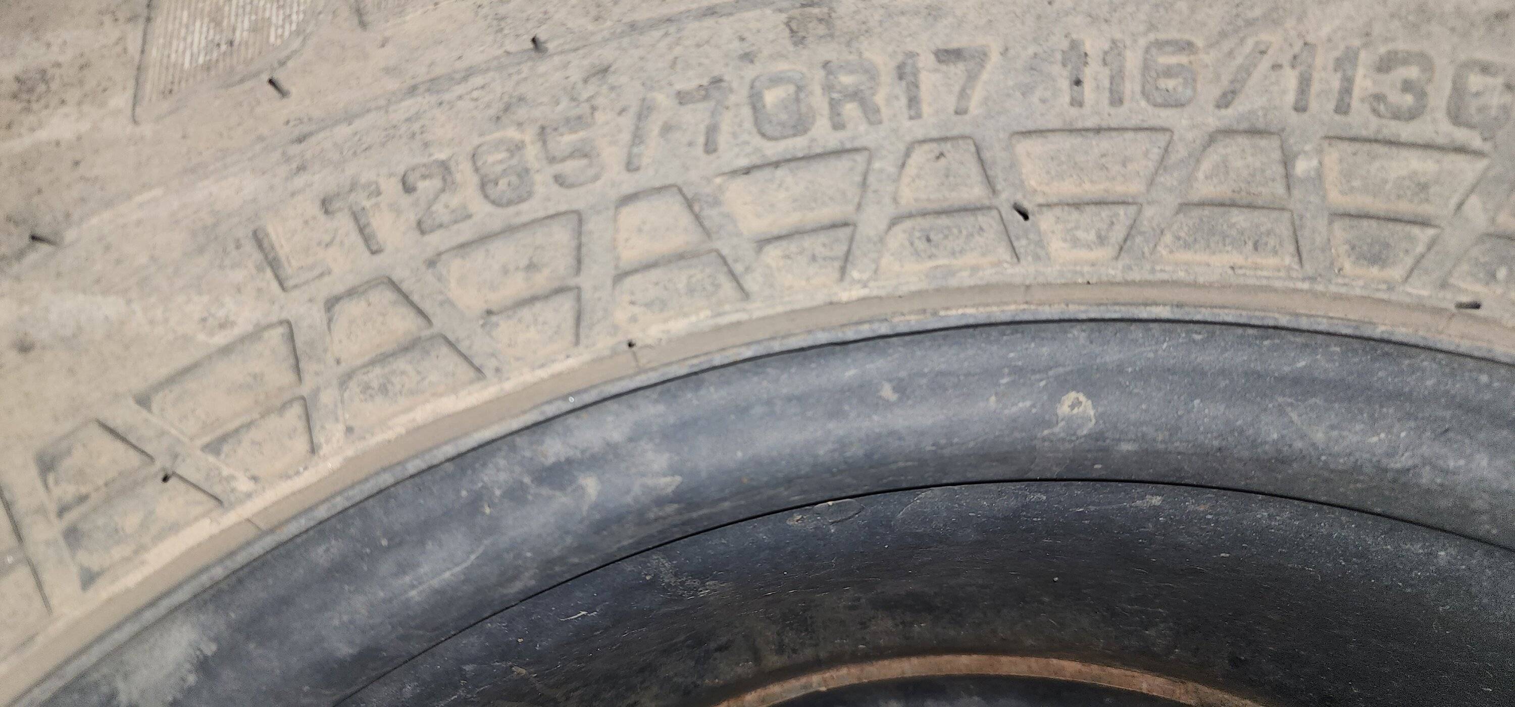 Jeep Gladiator WTT unused 33"Falcon WildPeak MT spare for factoy Gladiator Rubicon Wheel (17" x 7.5" Granite Crystal Alminum wheel) near Tulsa (want last photo) 20230523_205205