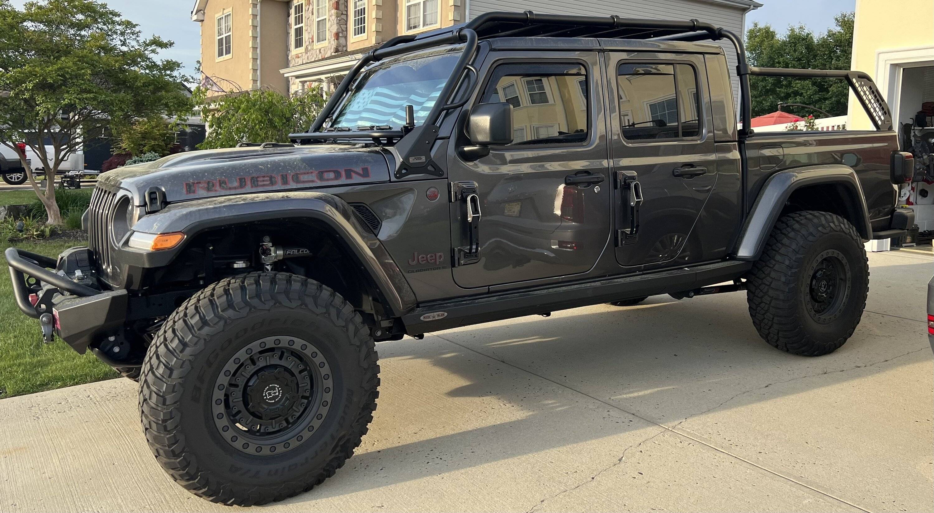 Jeep Gladiator KC Hilights 50" Pro6 Gravity on Adventure Rack Systems Front Hoop? IMG_4099
