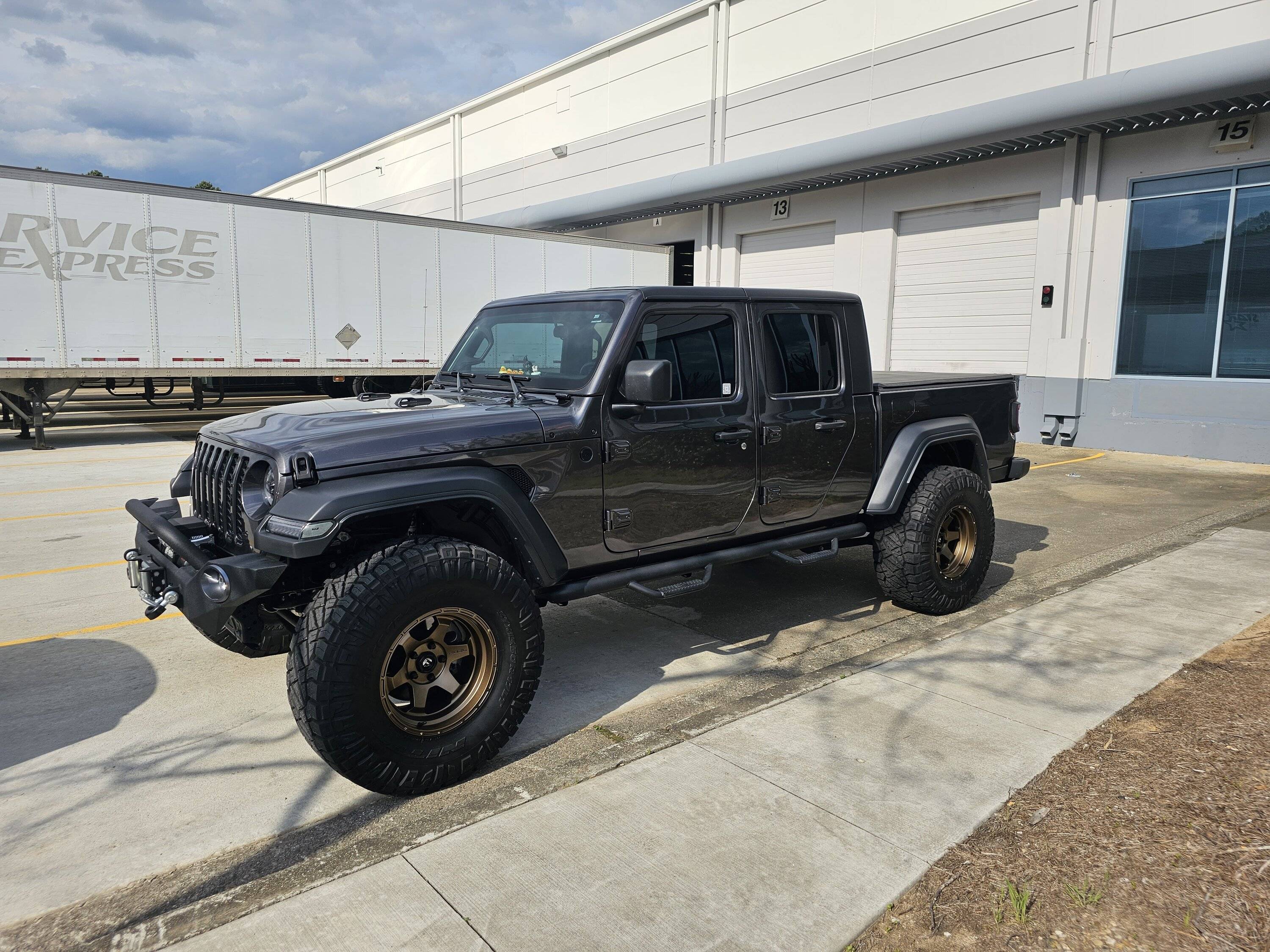 Jeep Gladiator Is the Mopar 2 inch lift actually bad? 20230405_171250