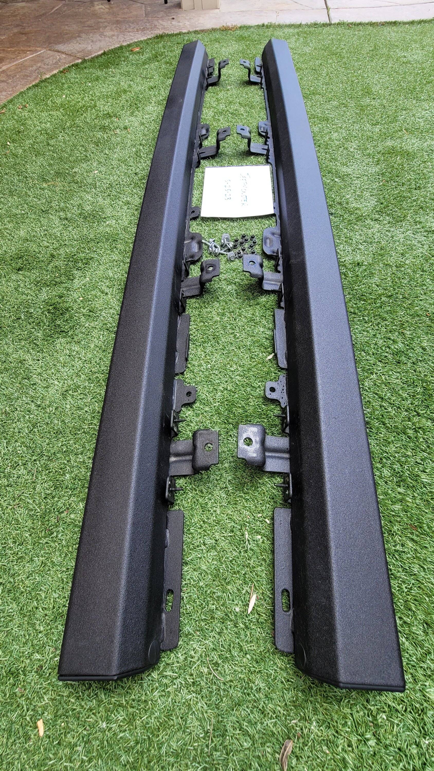 Jeep Gladiator Mopar Performance Parts Rock Rails for JT Gladiator 20230525_111829