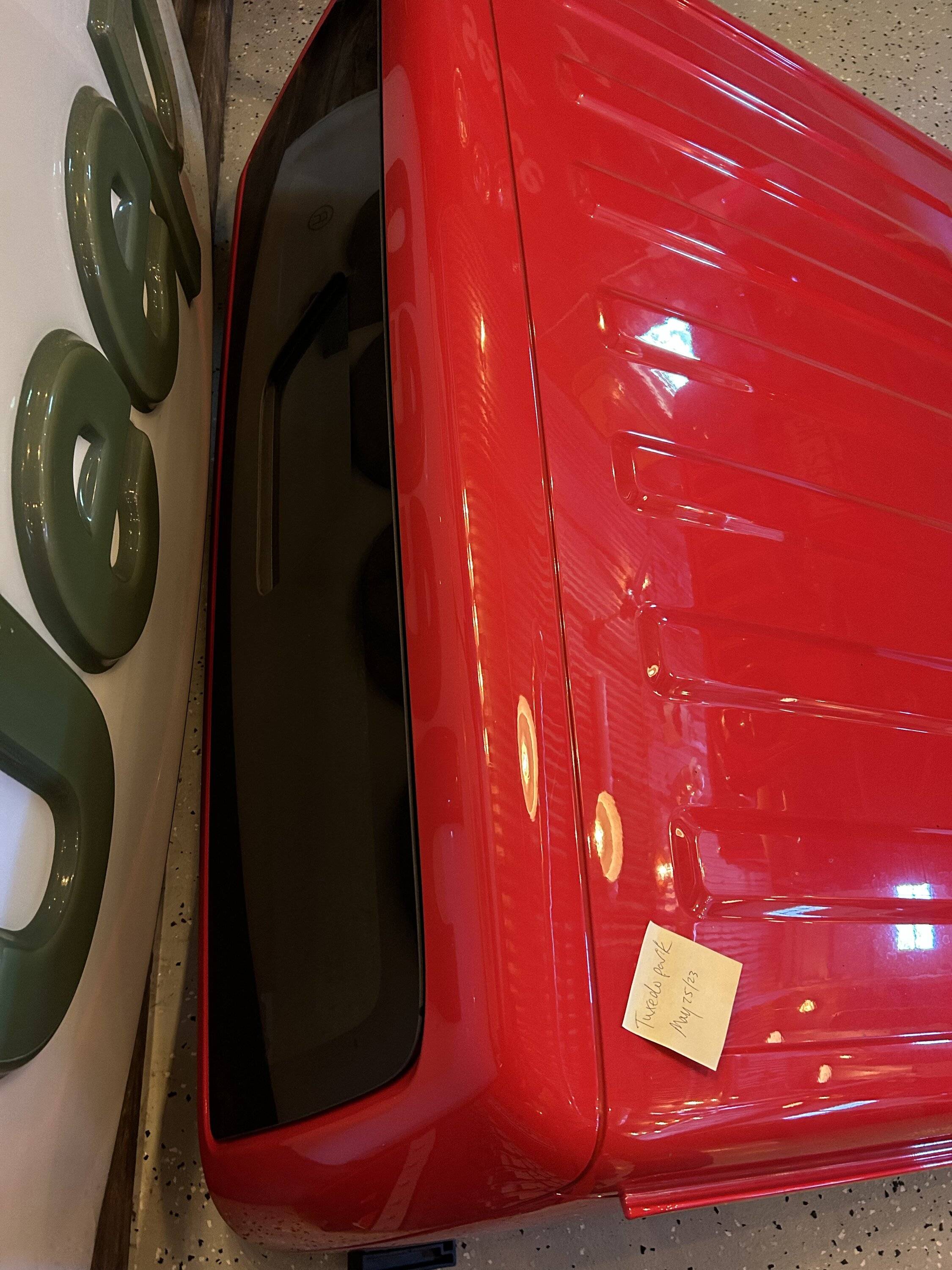 Jeep Gladiator JT Factory Hard Top in Firecracker Red 513CE70B-8EA8-4909-8F27-9E007C0231E5