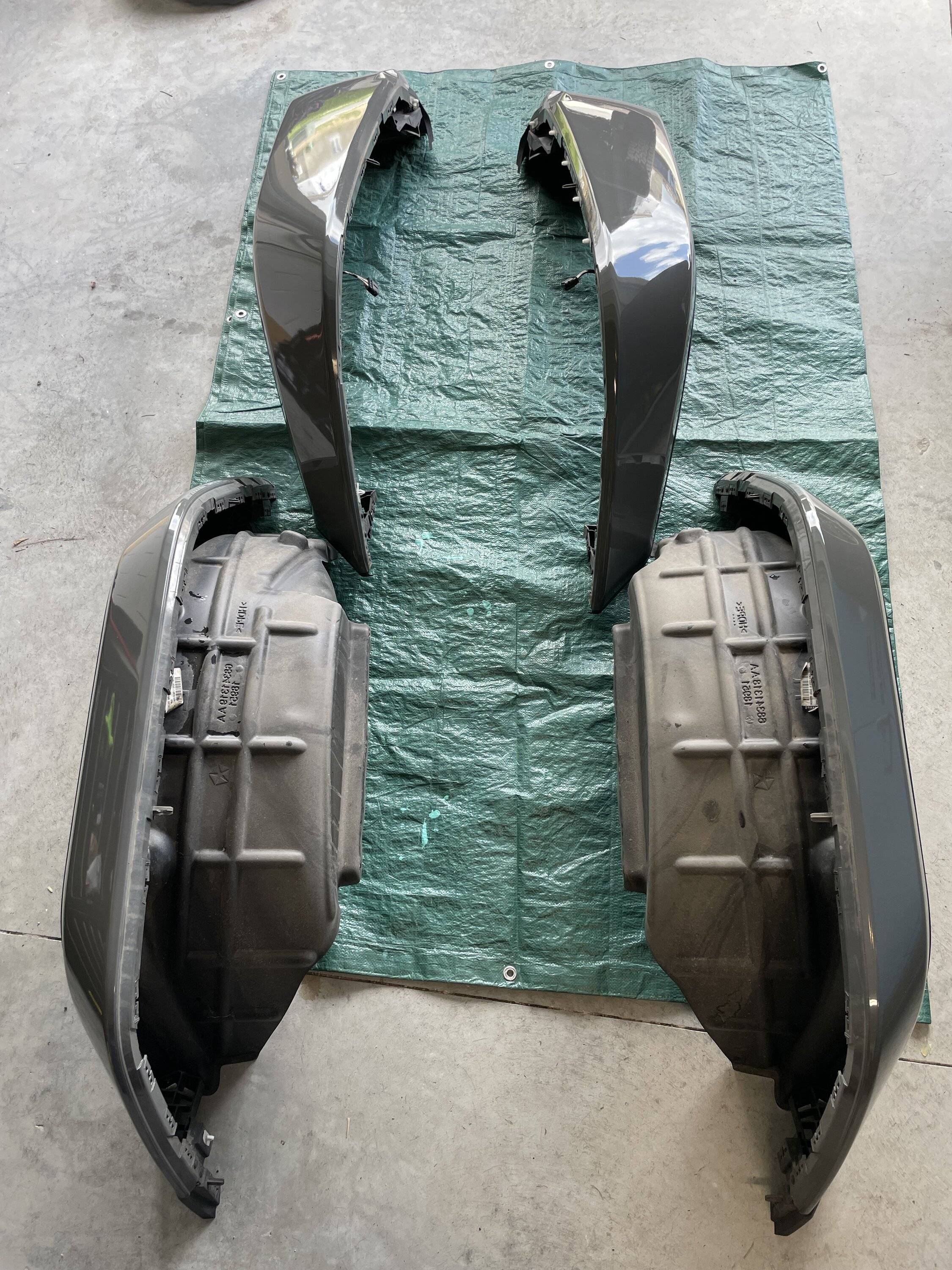 Jeep Gladiator Sting Grey Sport S fender set IMG_0879