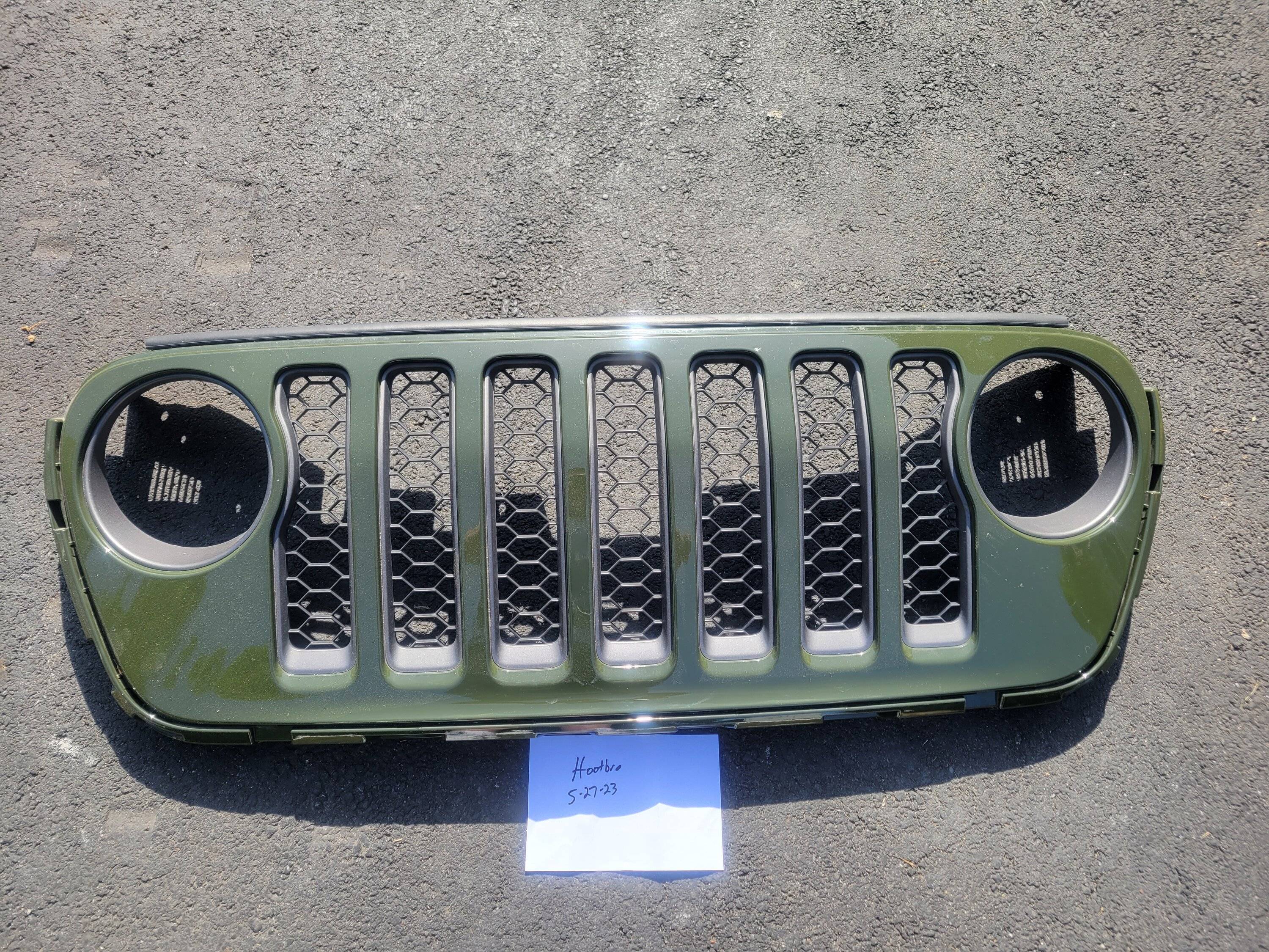 Jeep Gladiator SARGE GREEN Rubicon/Mojave Grille take off $140 shipped 20230527_164809