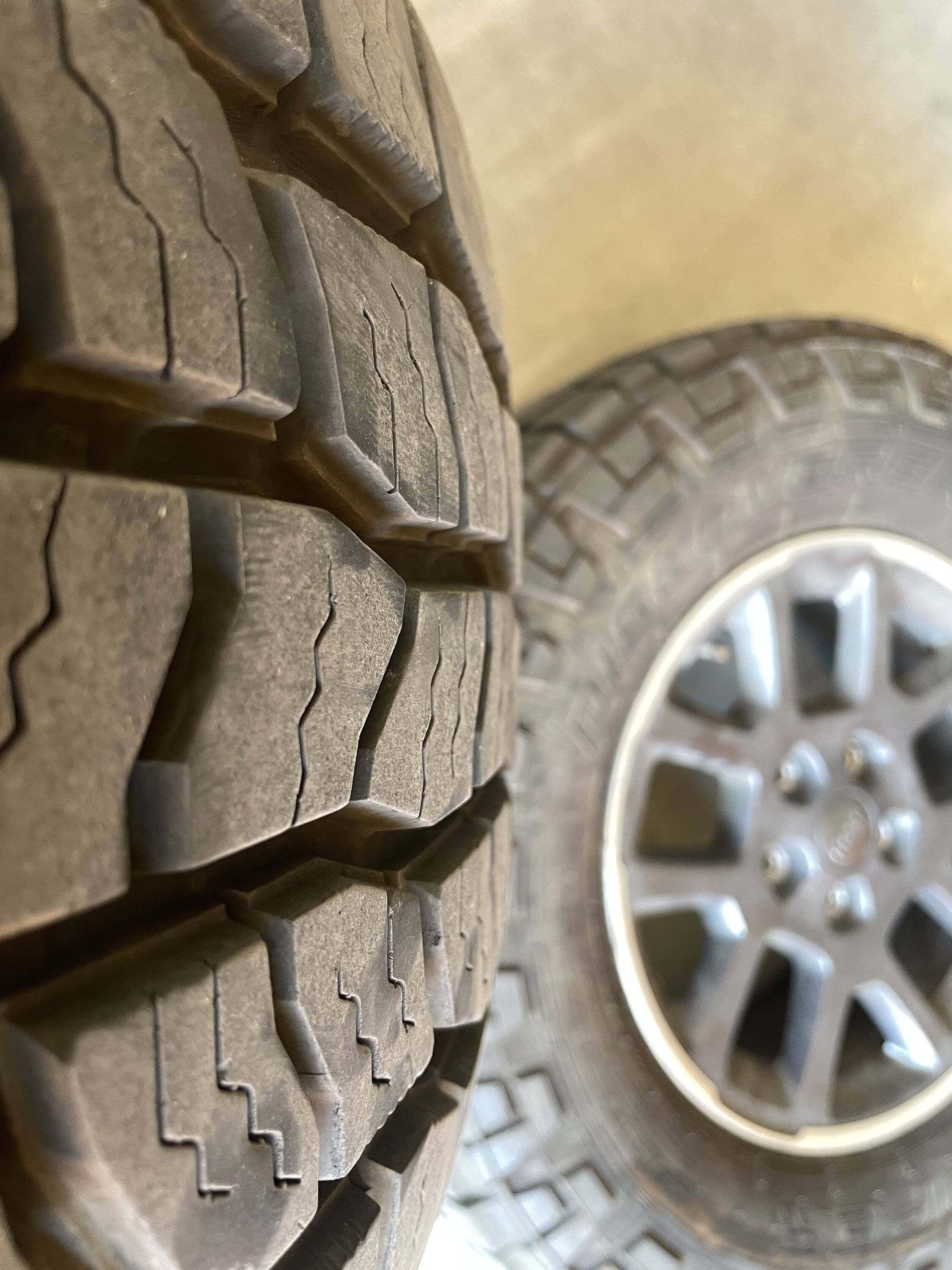 Jeep Gladiator Overland wheels with Cooper Discoverer AT3 XLT 295/70/18 asking $800 (obo) IMG_8978