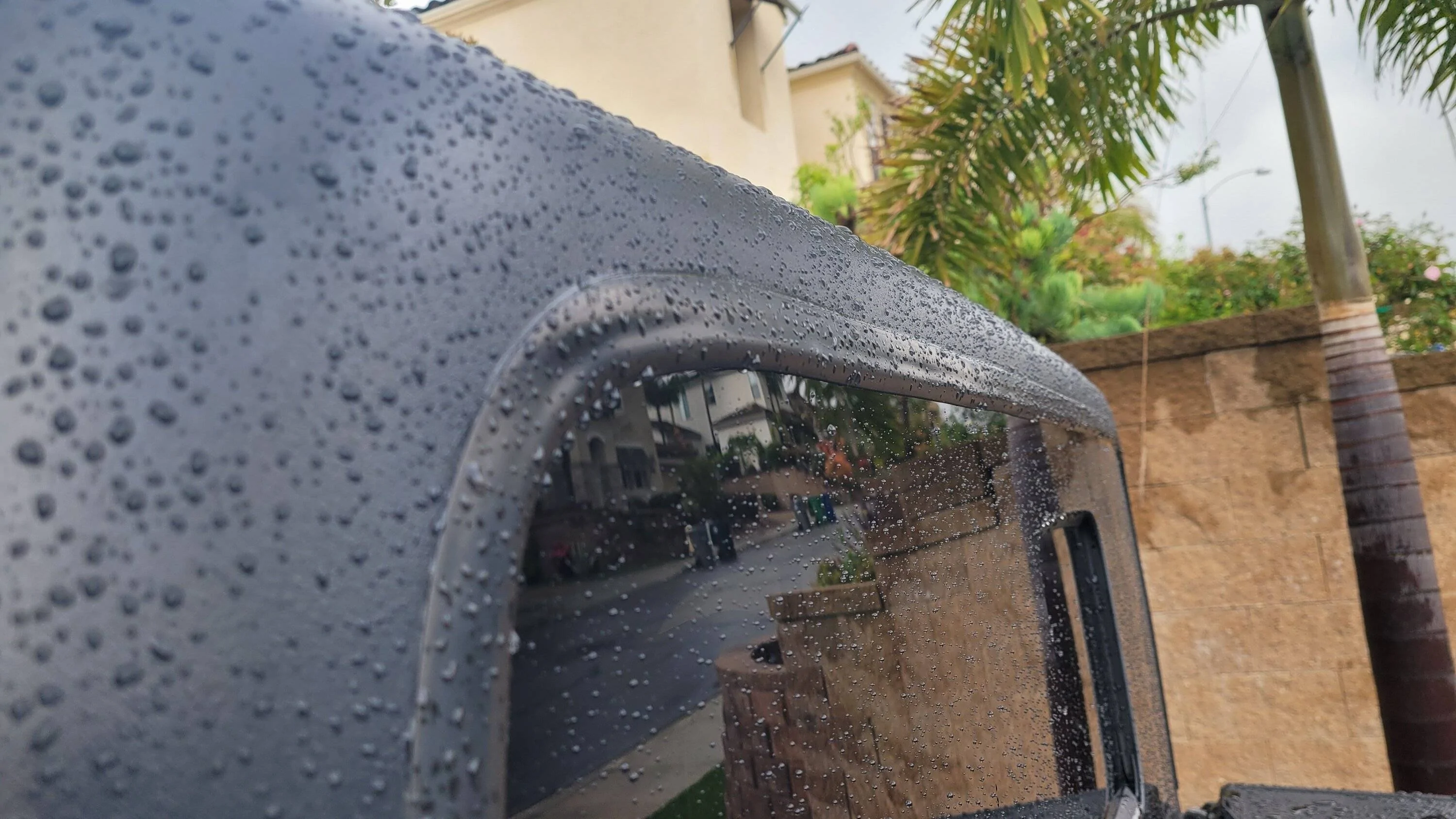 Jeep Gladiator 2020 Gladiator rear window leak (so far i suspected the actual small opening window, but actually it is entire top of the window) 20230504_091701