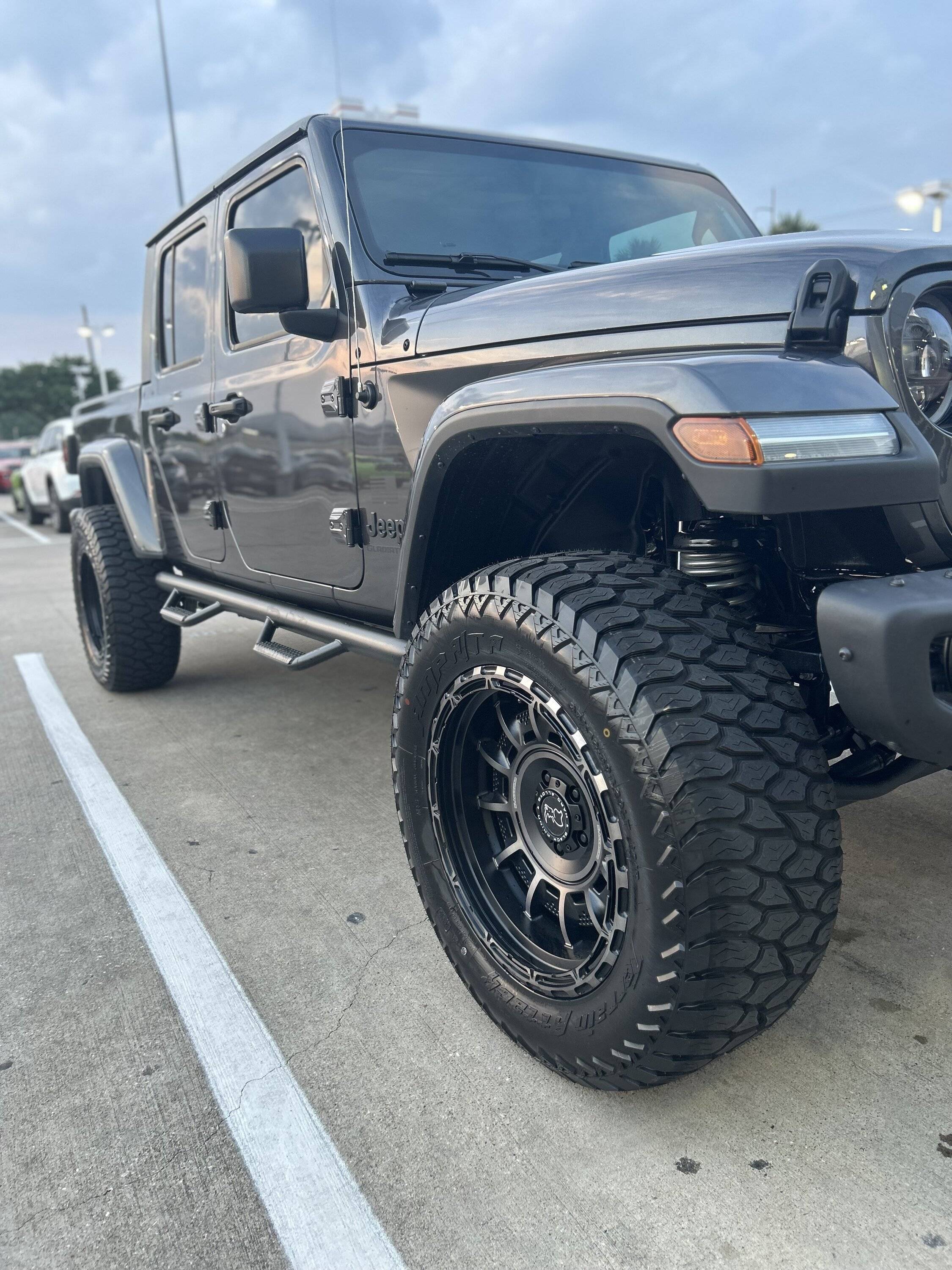 Jeep Gladiator 35" Wheel & Tire Combos - Let's see 'em! IMG_1493