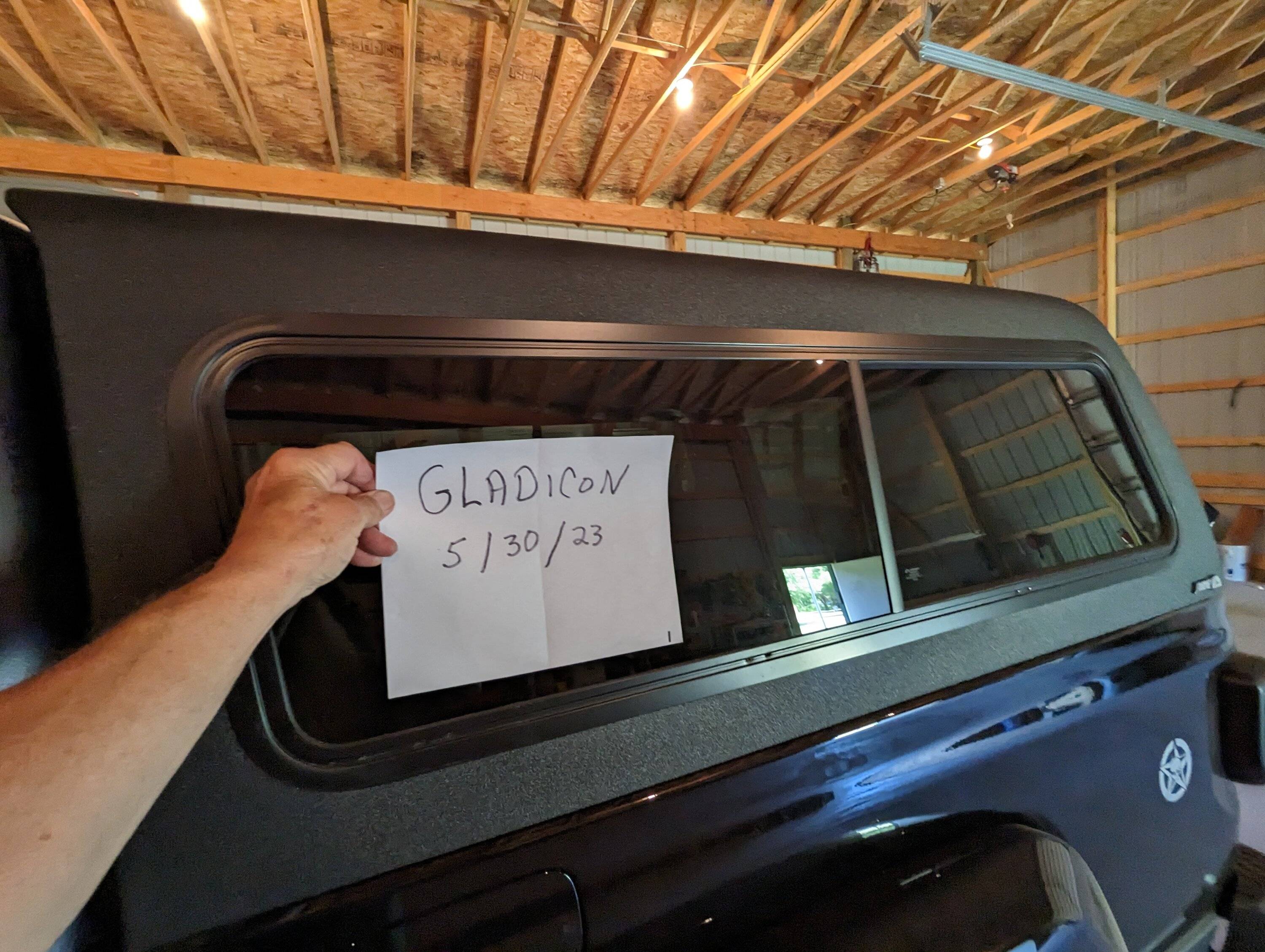 Jeep Gladiator ARE CX Classic Topper  $1800.00 PXL_20230530_182118059