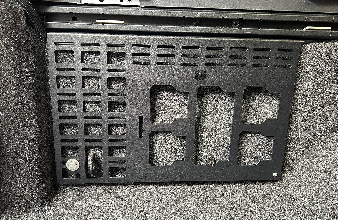 Jeep Gladiator New Aluminum BedSide PACKOUT/MOLLE Panel bed-side-packout-panel-02