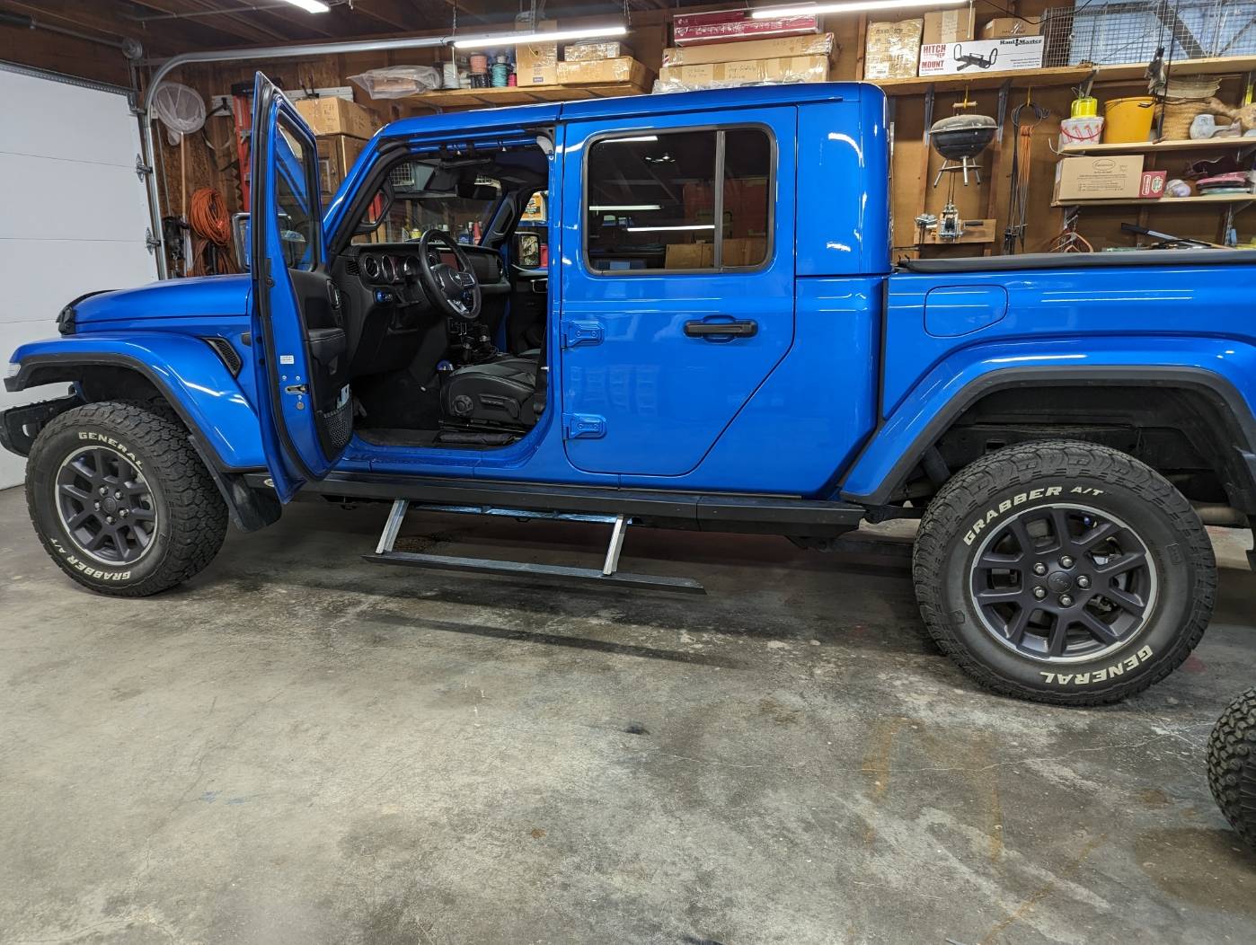 Jeep Gladiator Steps but want to off road eventually PXL_20230505_205705272.MP