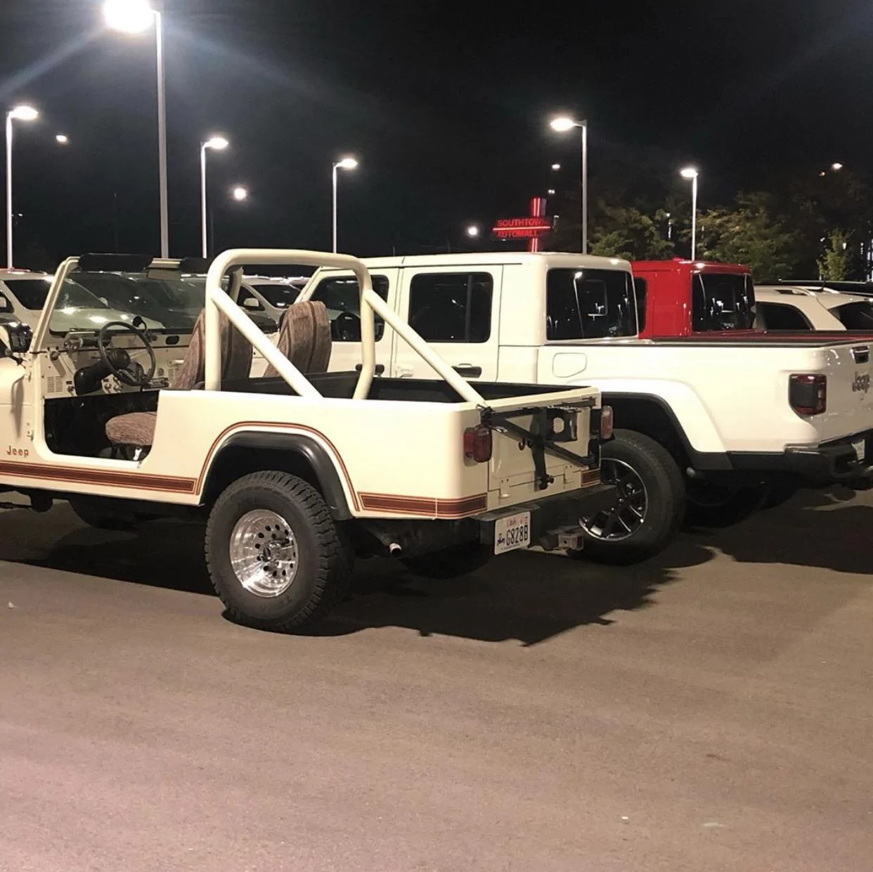 Jeep Gladiator FIRECRACKER RED Gladiator JT Club F8D58D1E-9286-437E-BDFA-8DFD979B343A