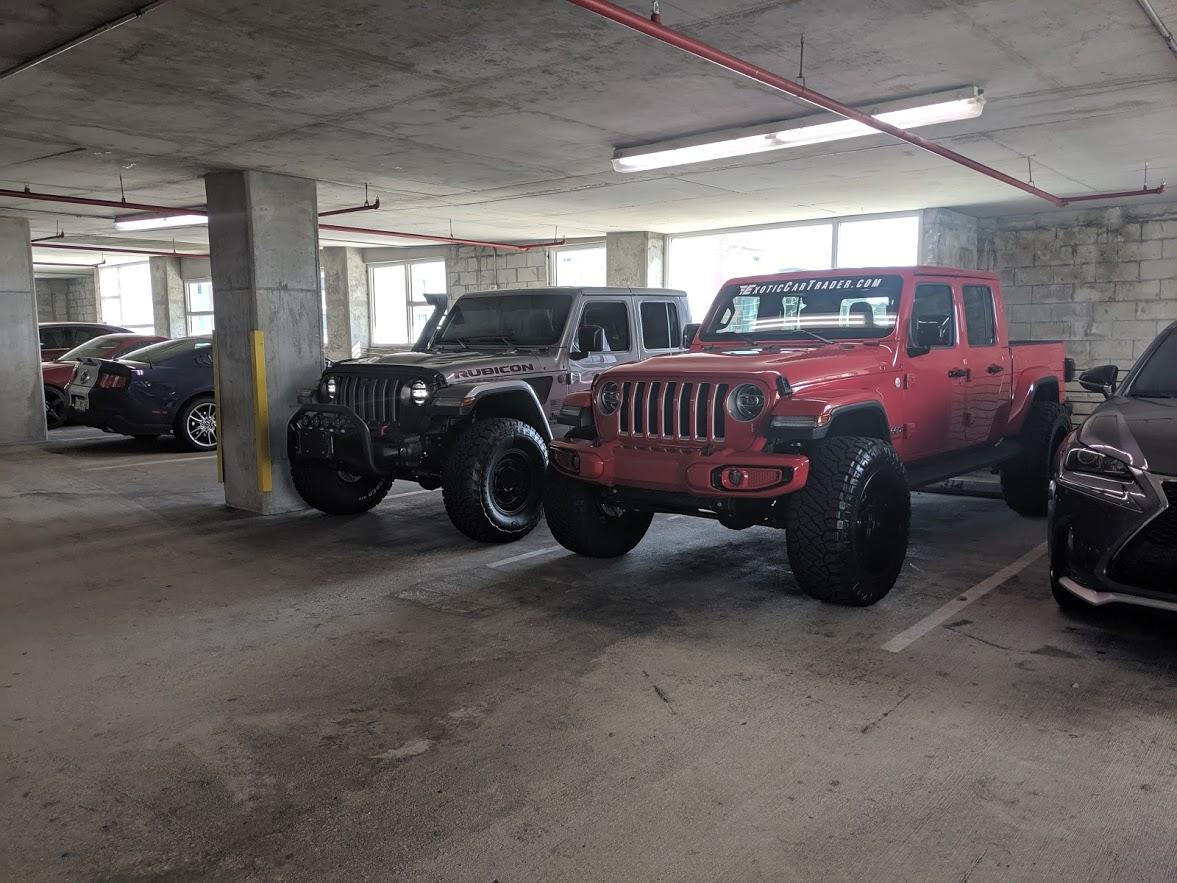 Jeep Gladiator Jeeps Parking Next To Jeeps 8-MzNnXr7gbyaAh_1oXjIowwCB43RpGWEs7yUl_gYluQ2gvLngF8GGyco26hezlBv3ddF-gHtq0yPkhxYA=w1178-h883-no