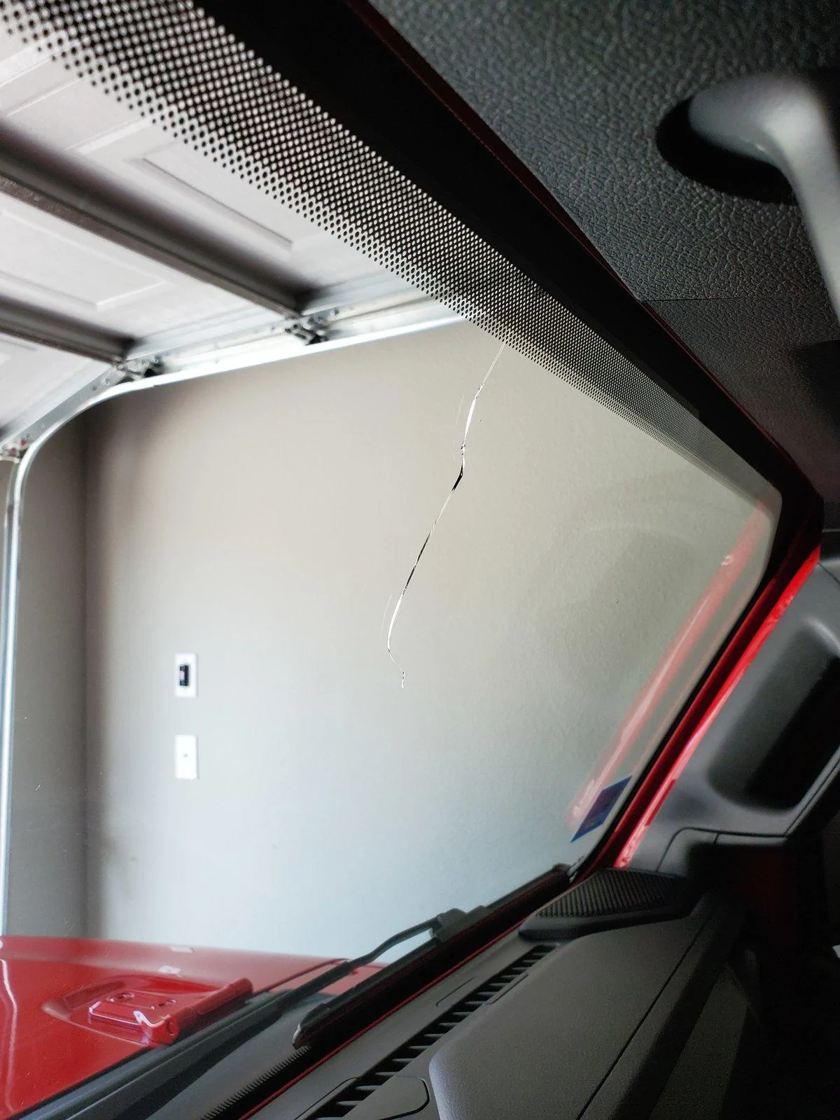 Jeep Gladiator Cracked Windshield Club 20190909_102218