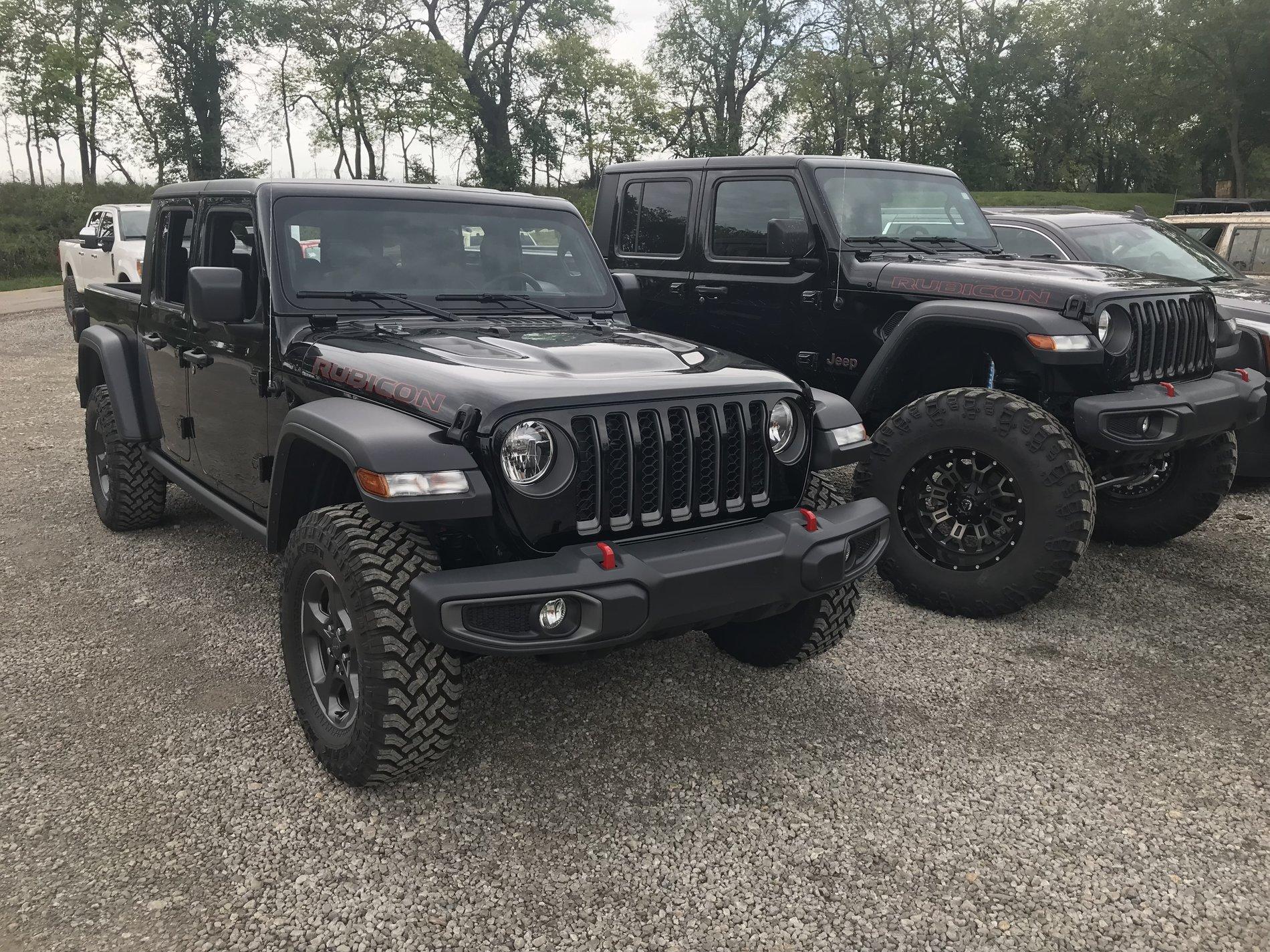 Jeep Gladiator EVO Lift vs Stock 26DE64CA-BA0F-44D2-8820-10C49EDA2AC1
